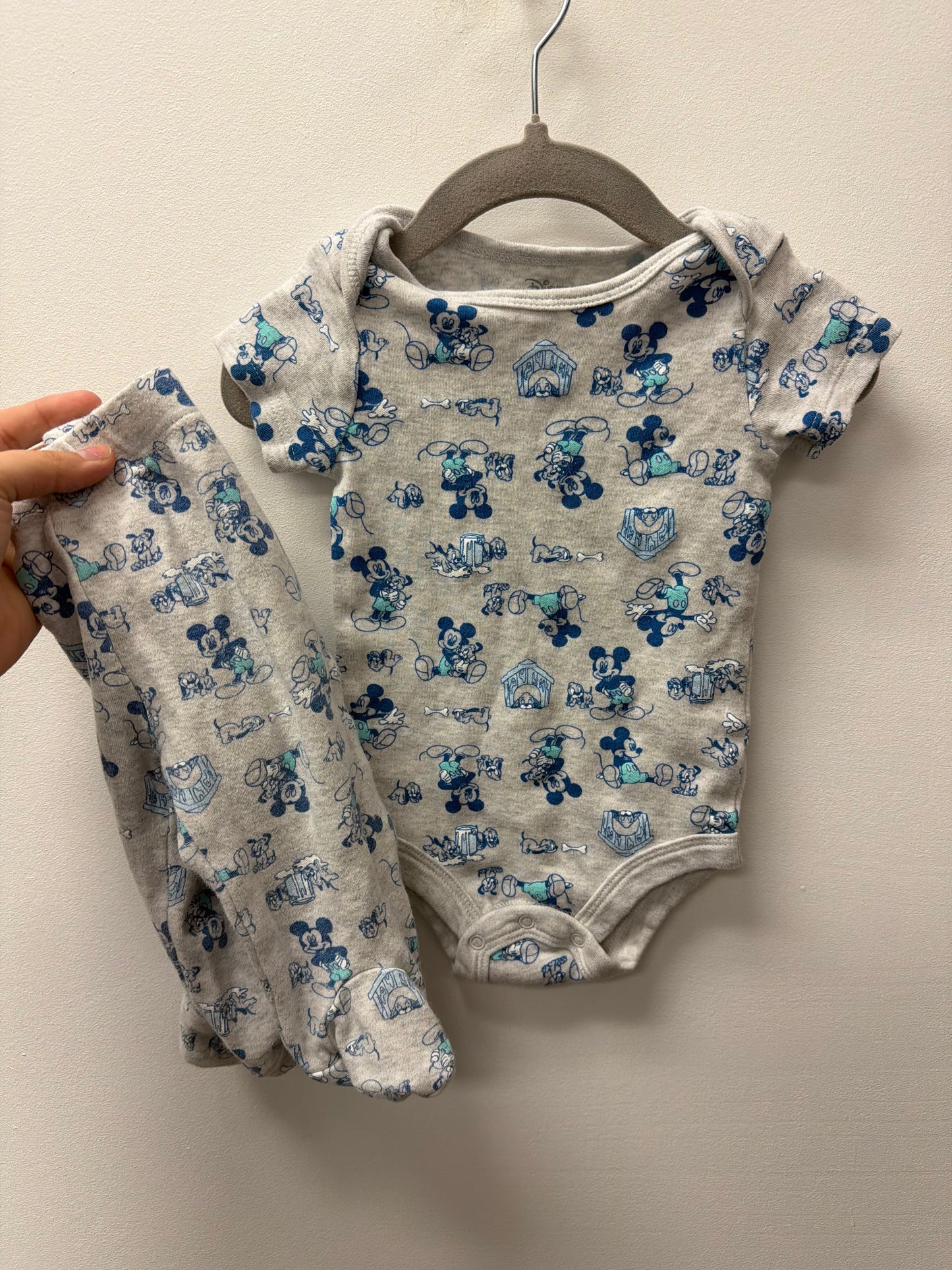 DISNEY 2 PIECE SIZE 3-6M