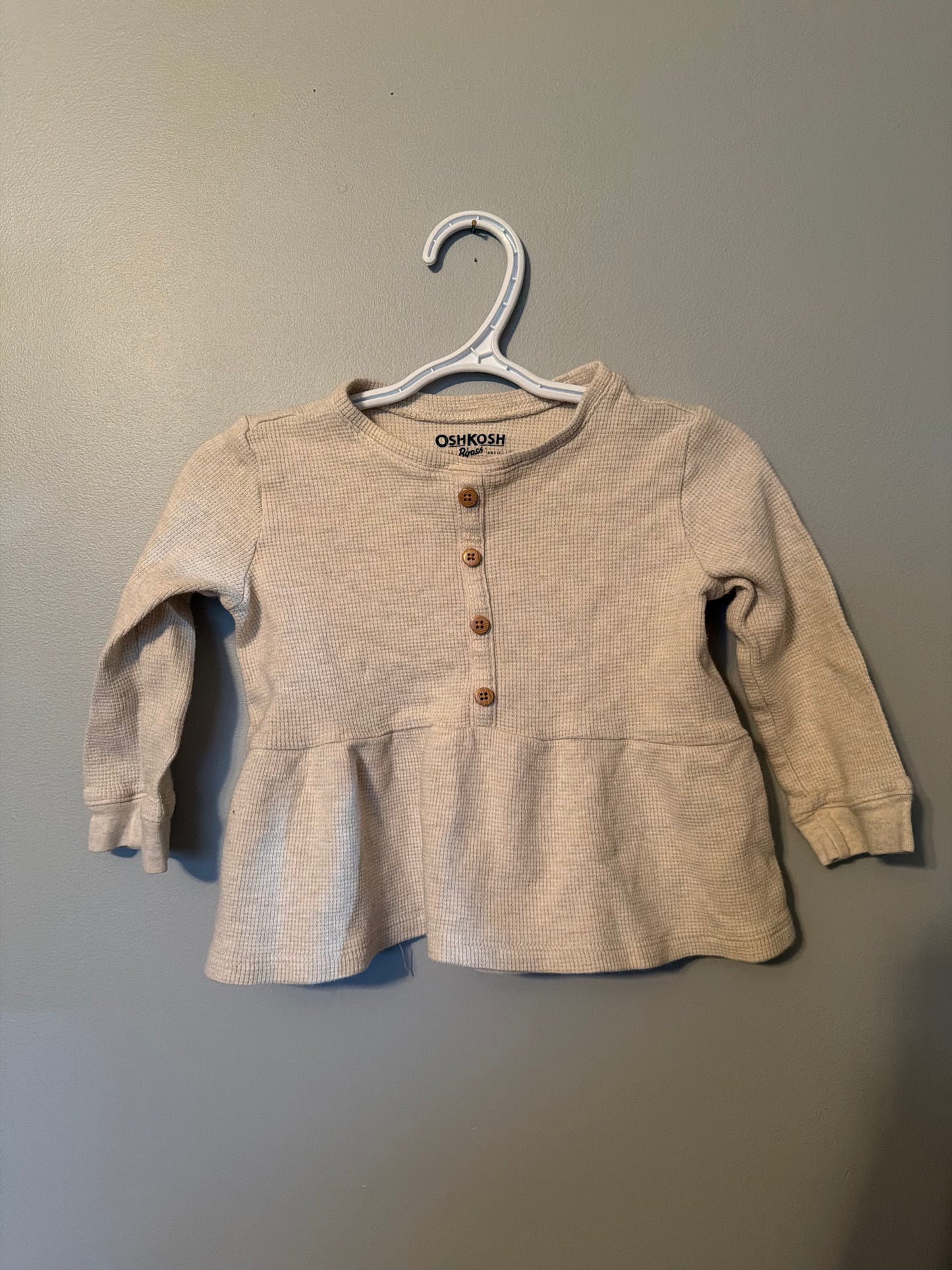 OSHKOSH LONG SLEEVE SIZE 18M