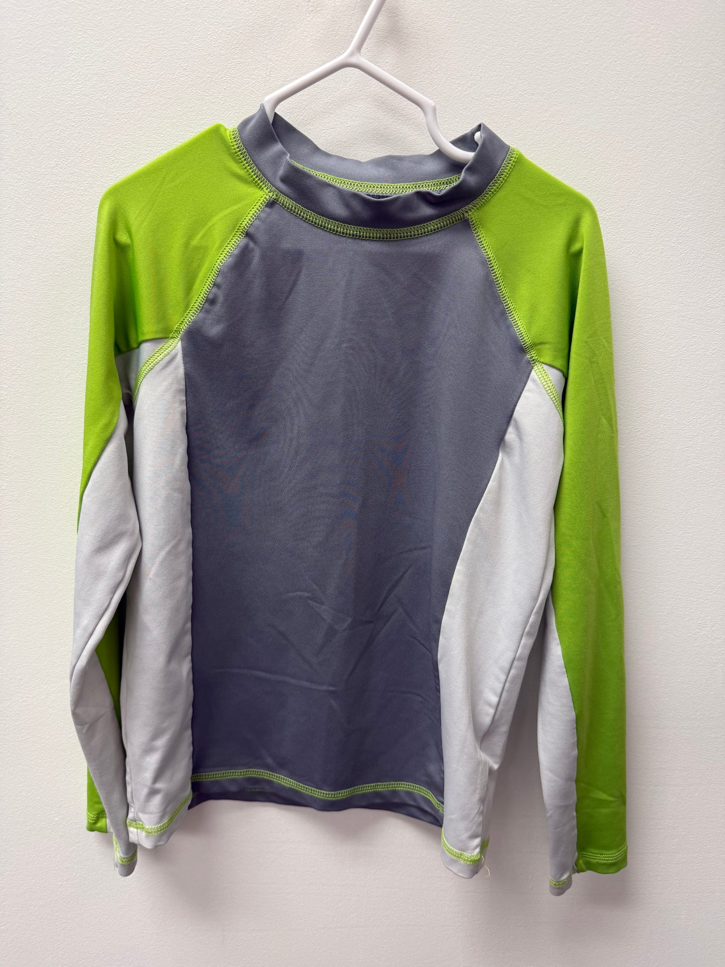 CAT & JACK RASH GUARD SIZE 6-7