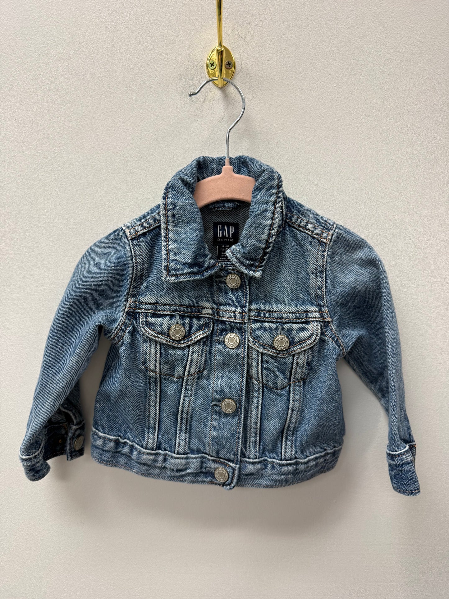 BABY GAP DENIM JACKET SIZE 6-12M
