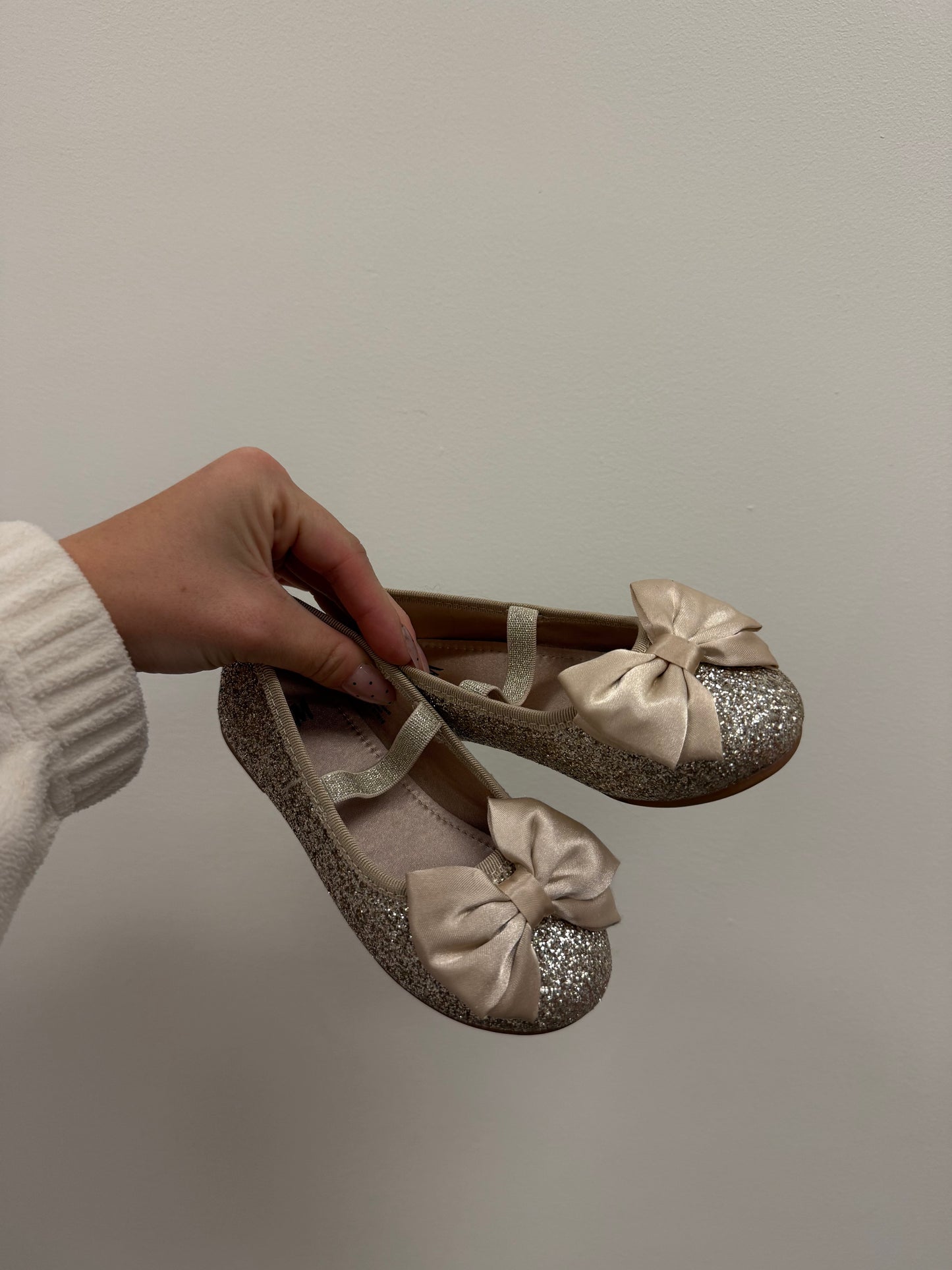 H&M SPARKLE SHOES SIZE 8