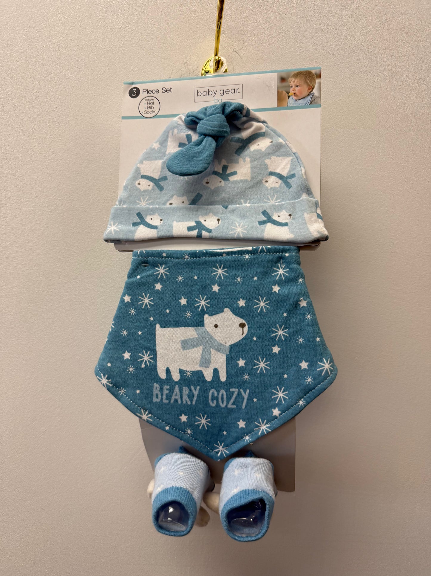 NEW 3 PIECE BIB,HAT & SOCKS SET