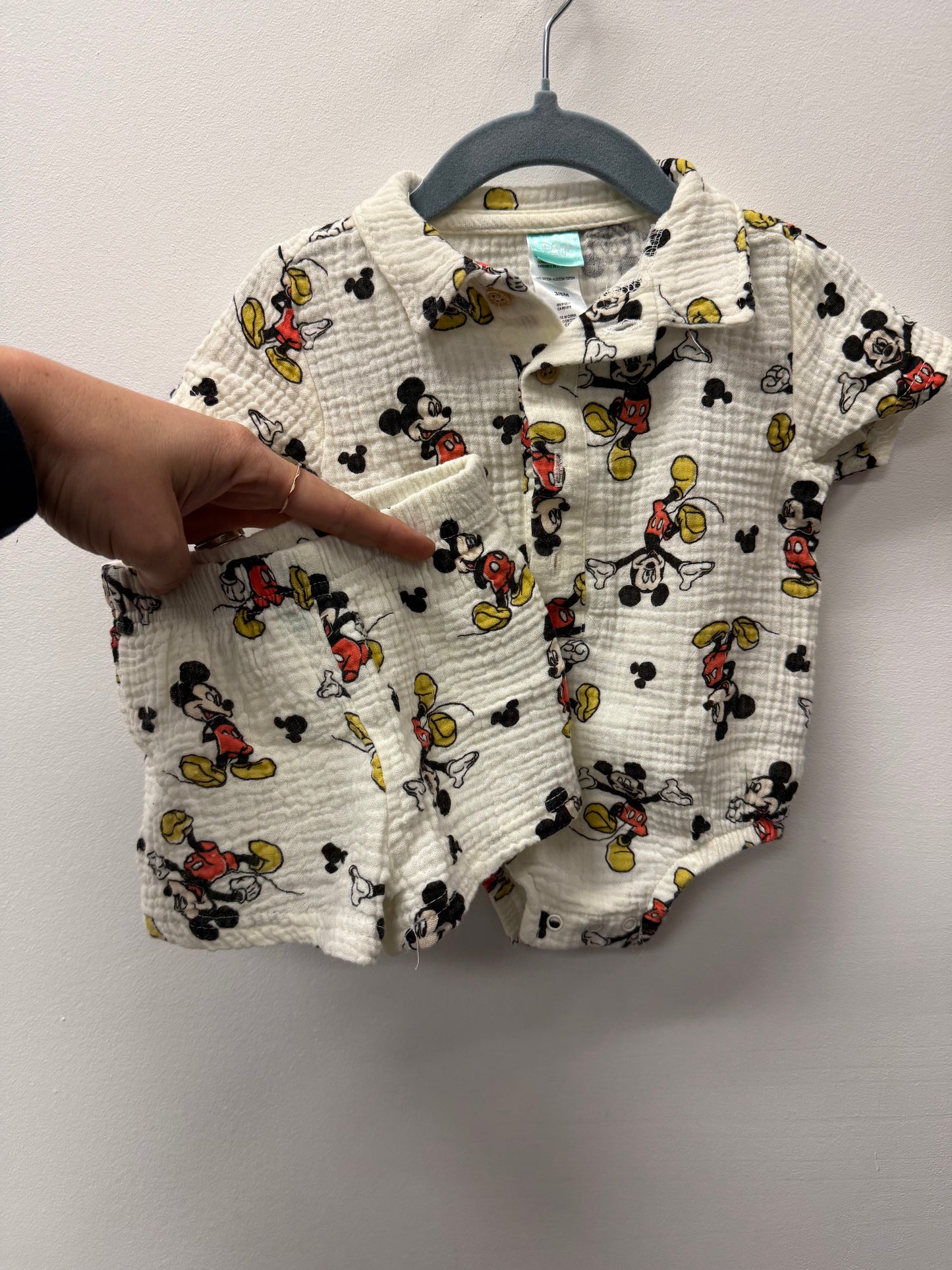 DISNEY MICKEY MOUSE ONESIE OUTFIT SIZE 3-6M