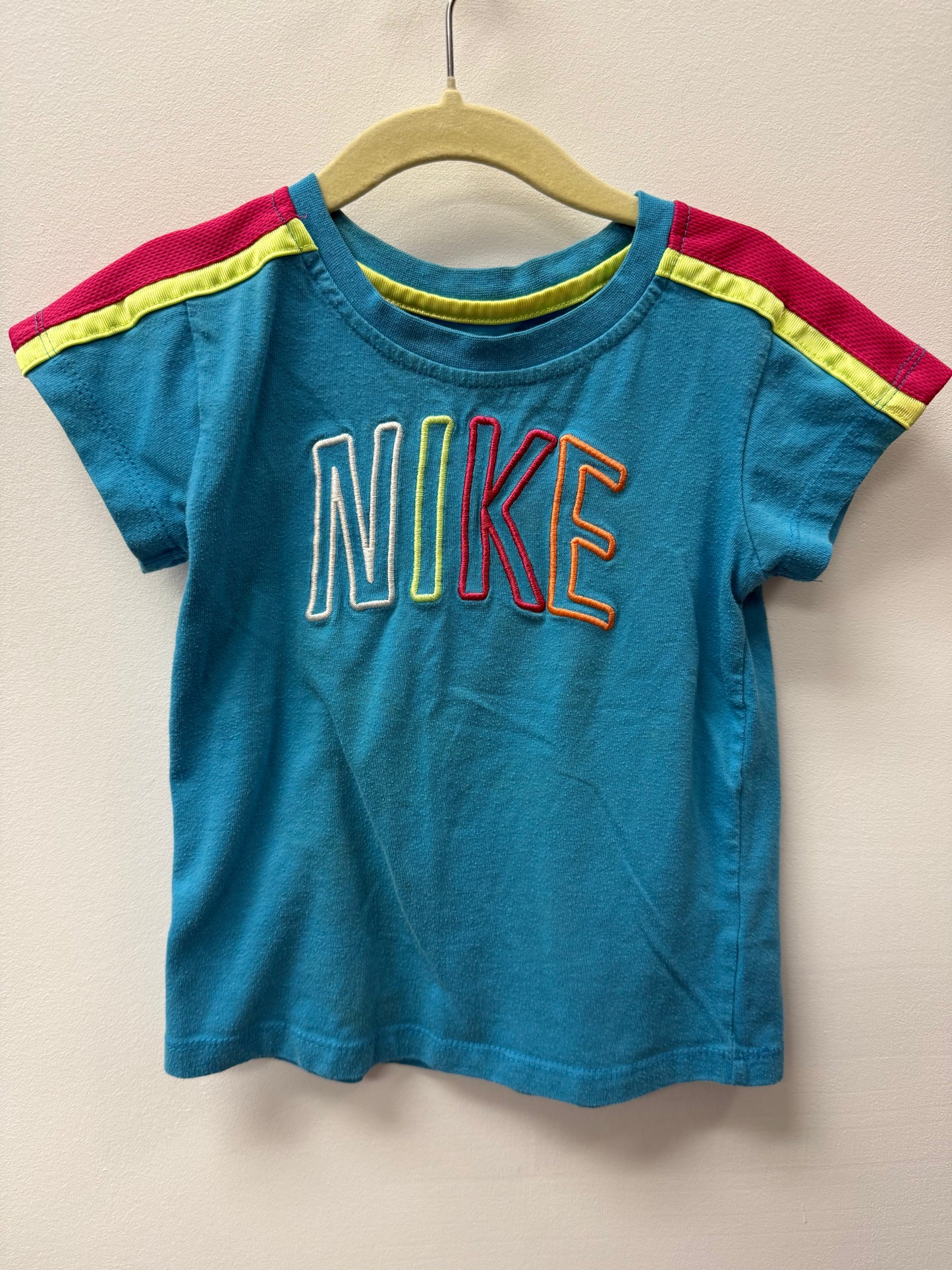 NIKE COLORFUL SHIRT SIZE 6