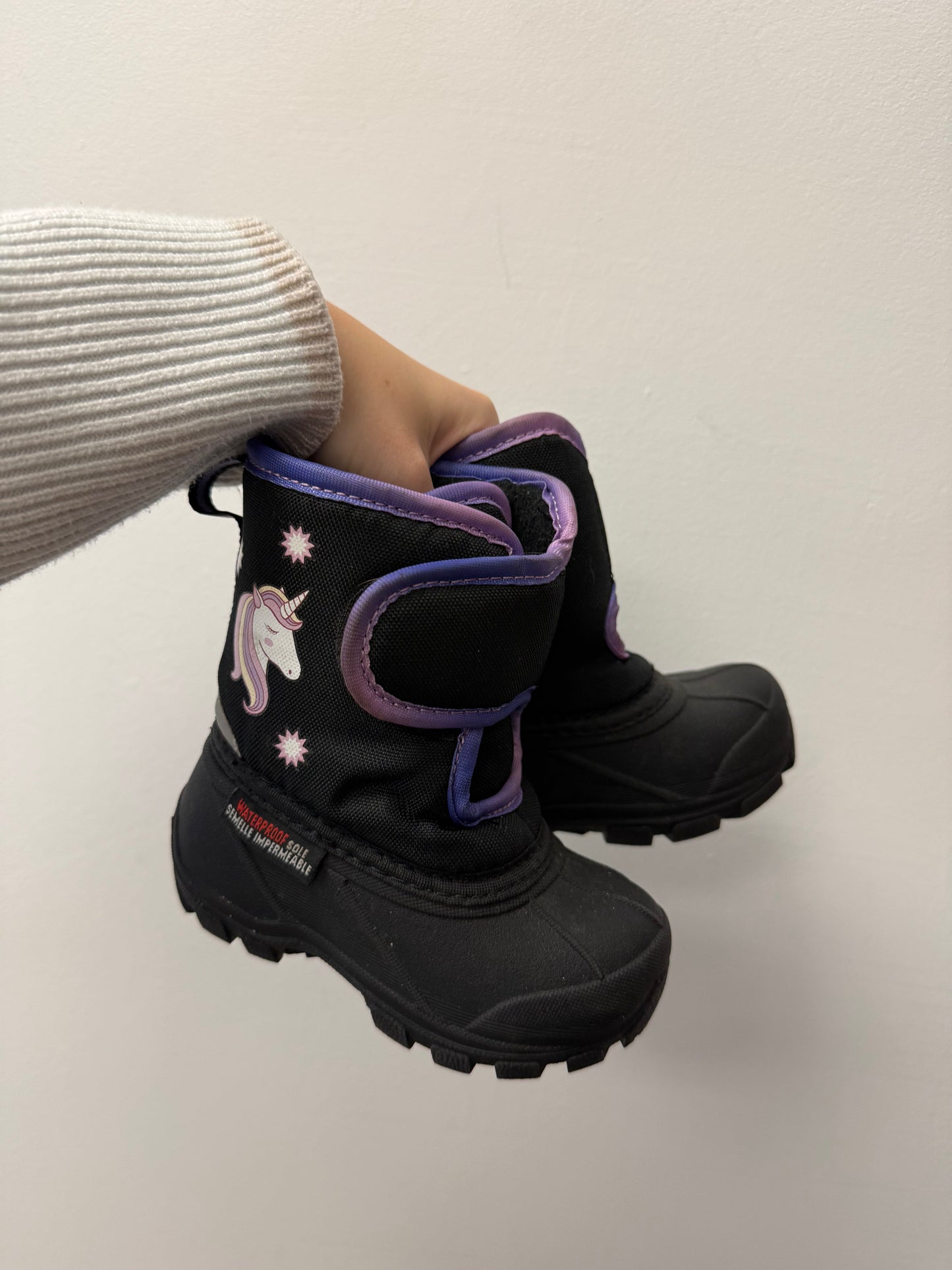 NEAR NEW GEORGE UNICORN BOOTS SIZE 6