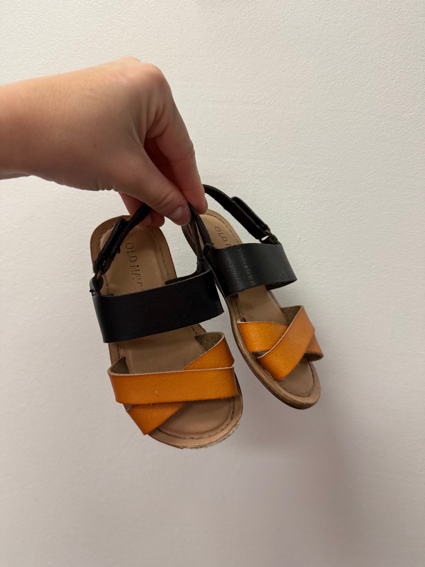 OLD NAVY SANDALS SIZE 7