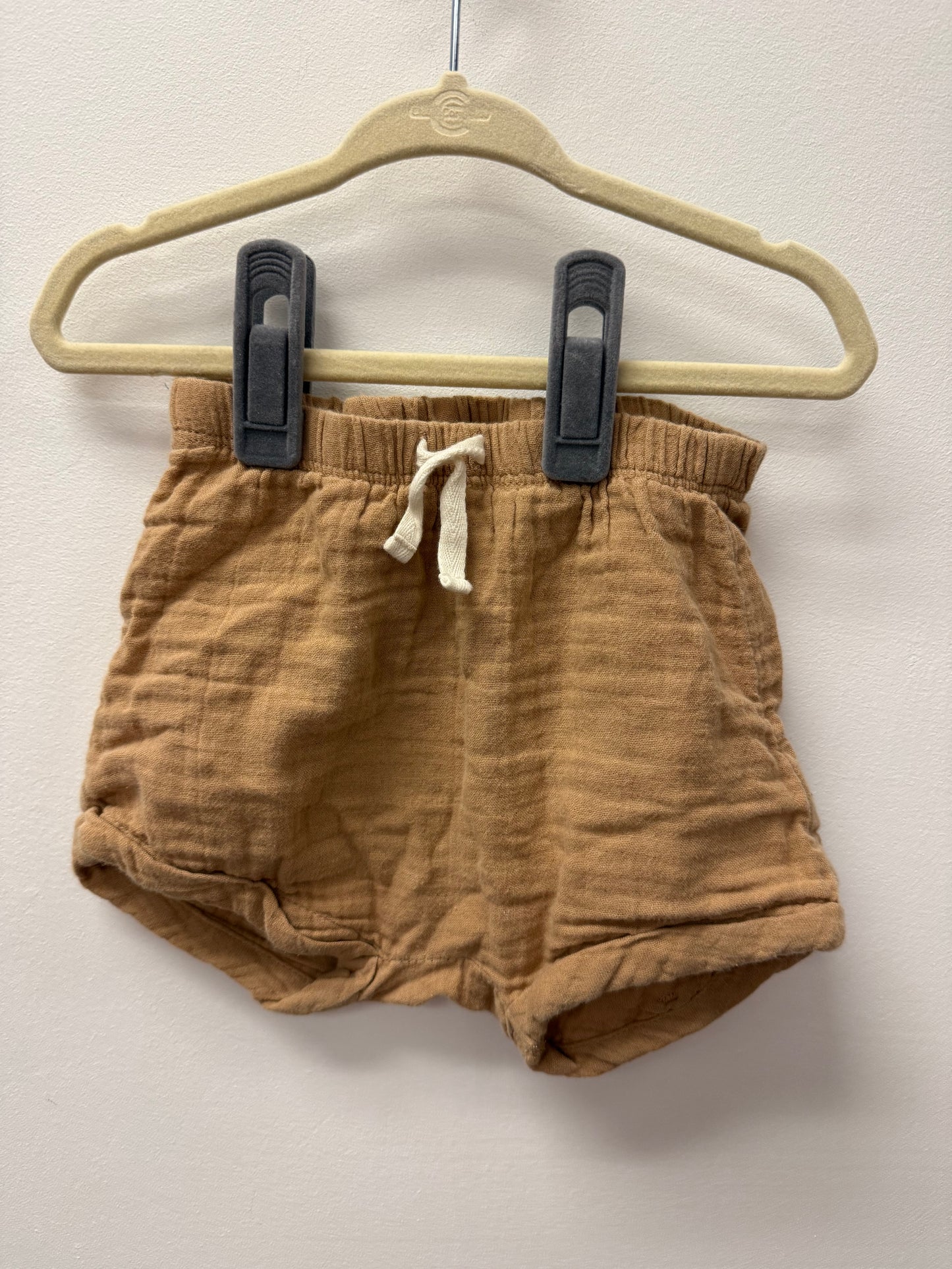 OLD NAVY BROWN SHORTS SIZE 12-18M