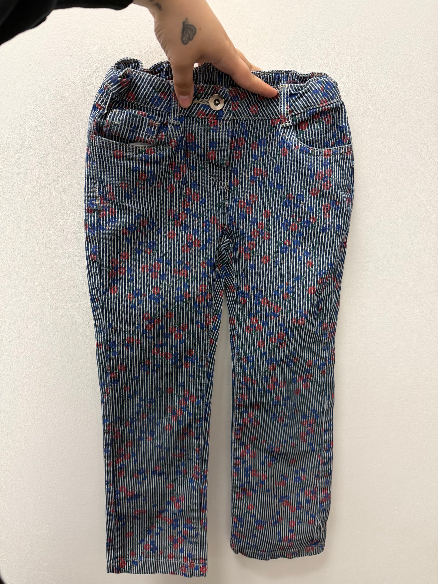UNKNOWN BRAND FLORAL JEANS SIZE 7