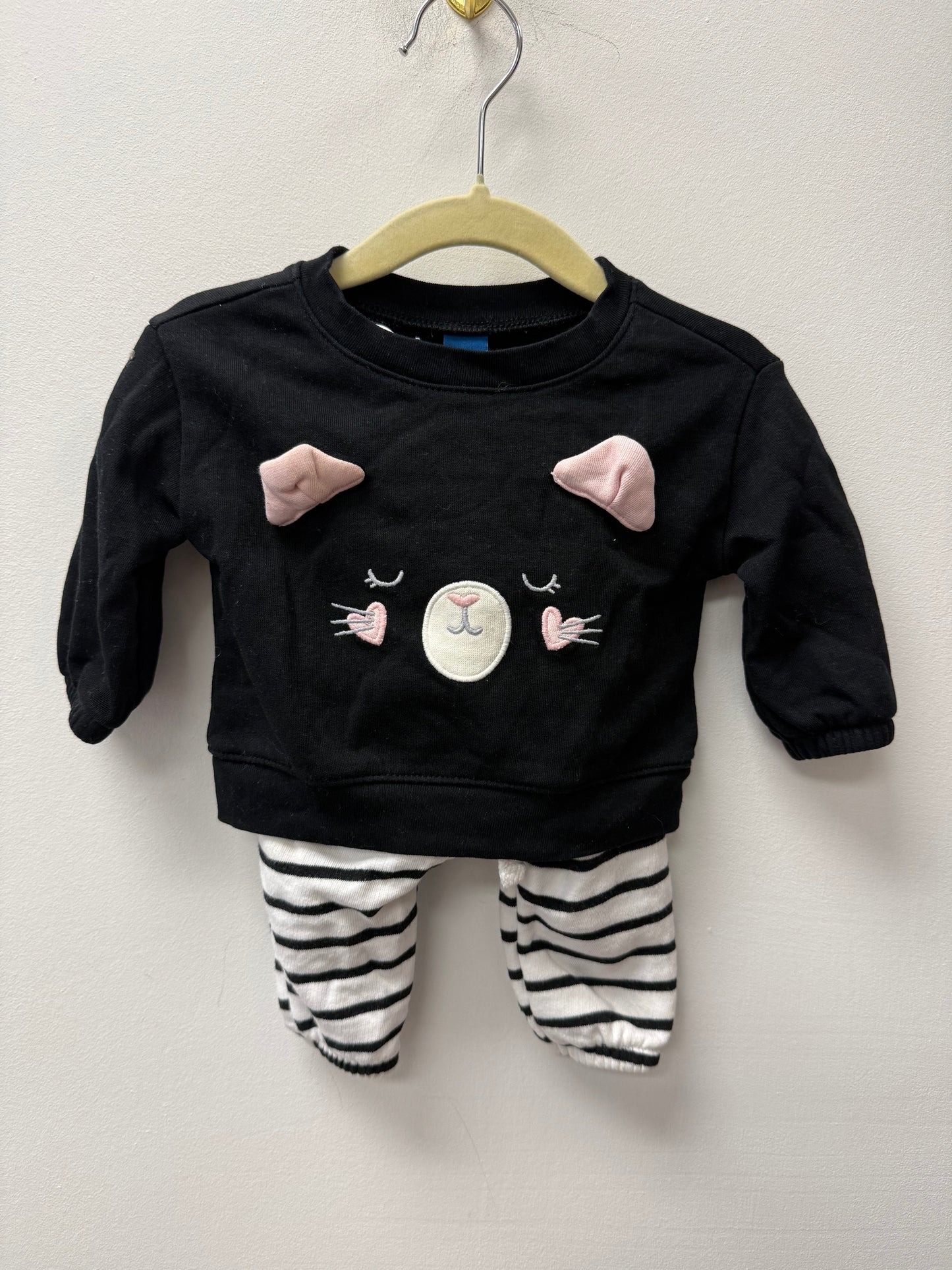 OLD NAVY CAT OUTFIT SIZE 0-3M