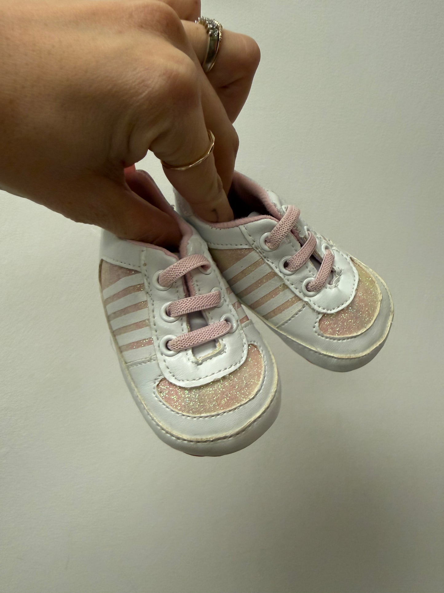 K.SWISS GOLD & PINK SHOES SIZE 2