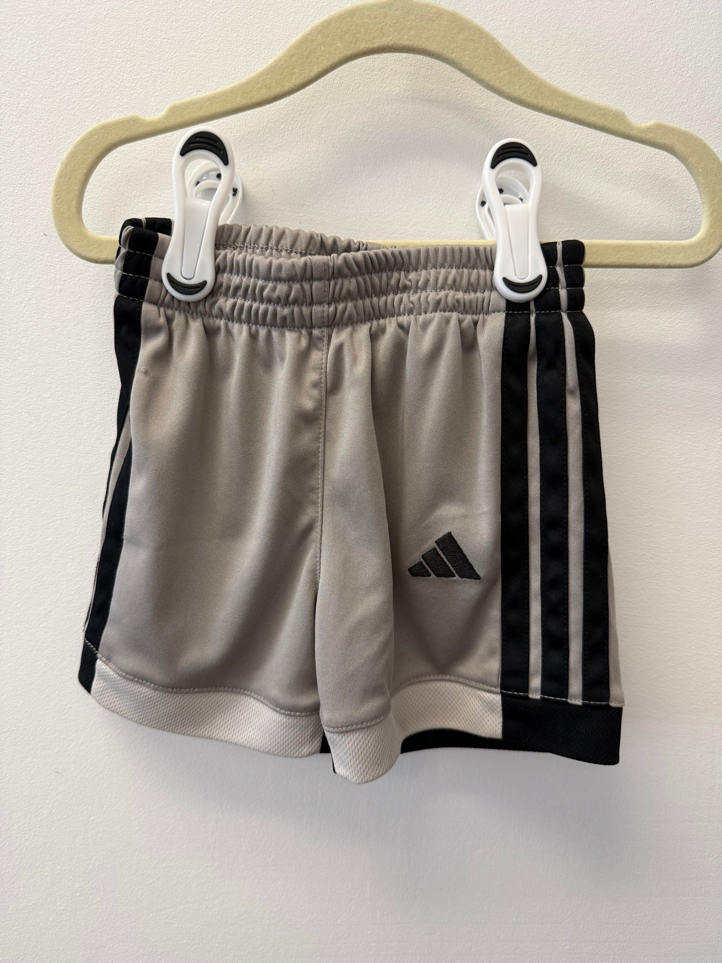ADIDAS SHORTS SIZE 18M
