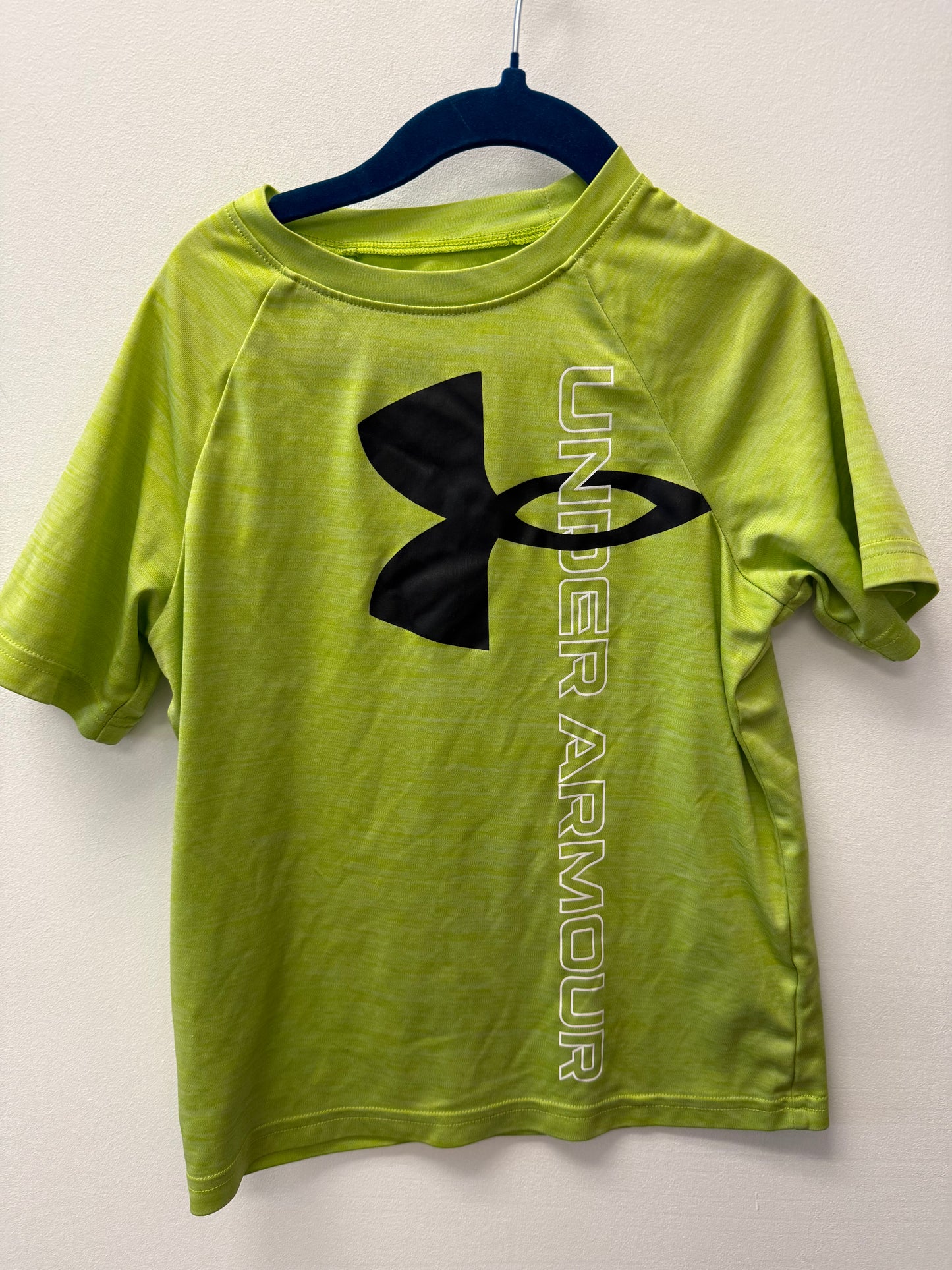 UNDER ARMOUR GREEN SHIRT SIZE 6