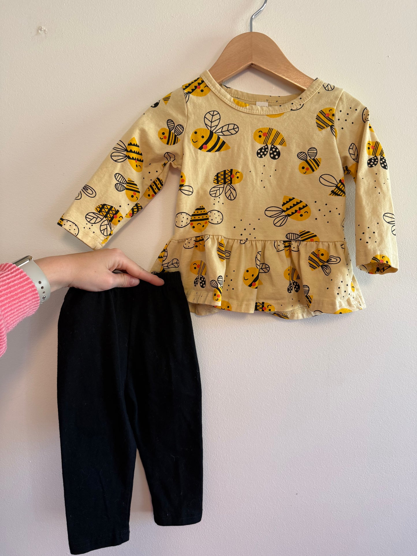 UNKNOWN BRAND BEE OUTFIT SIZE 9-12M