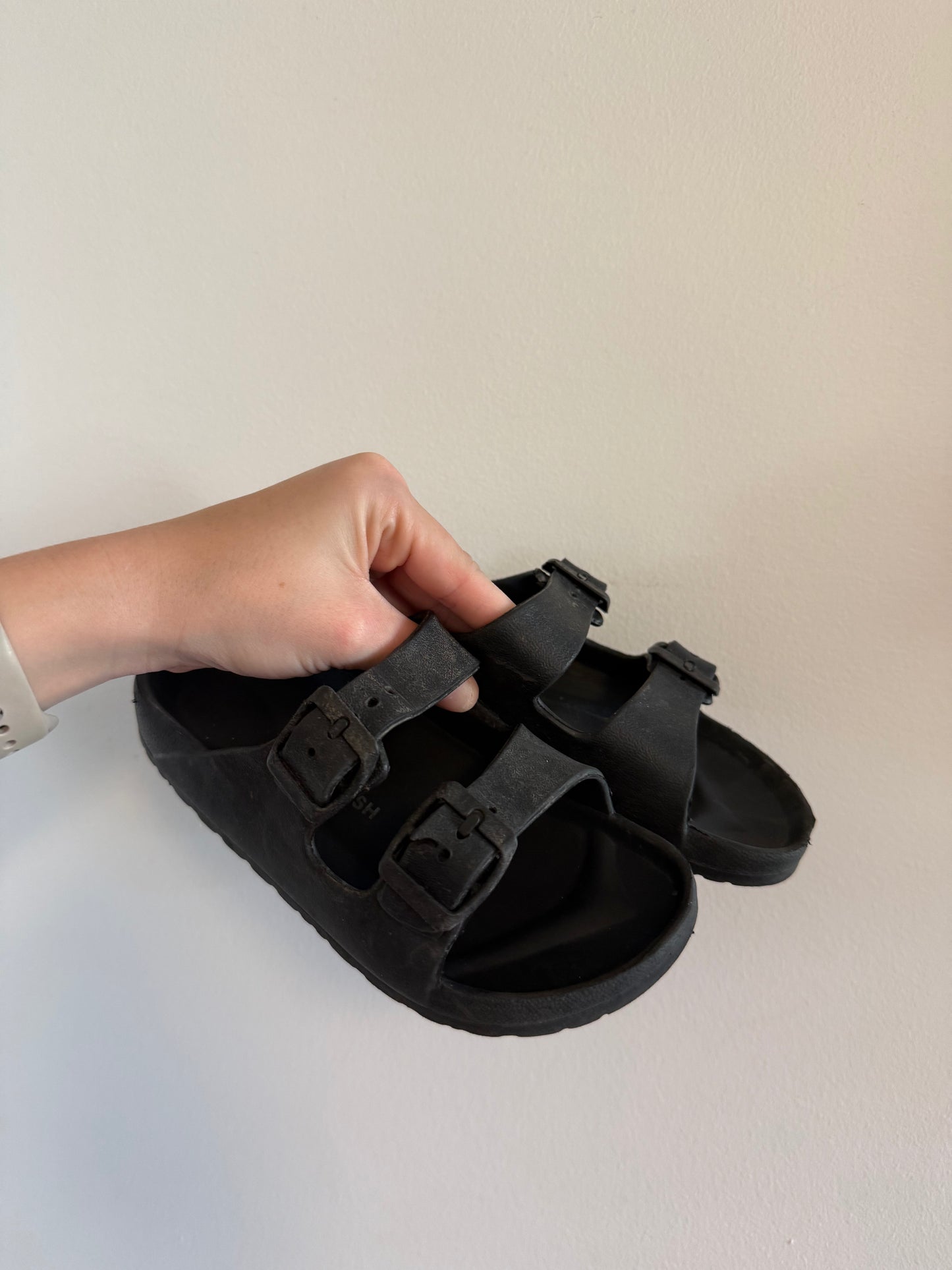 JOE FRESH BLACK SANDALS SIZE 13