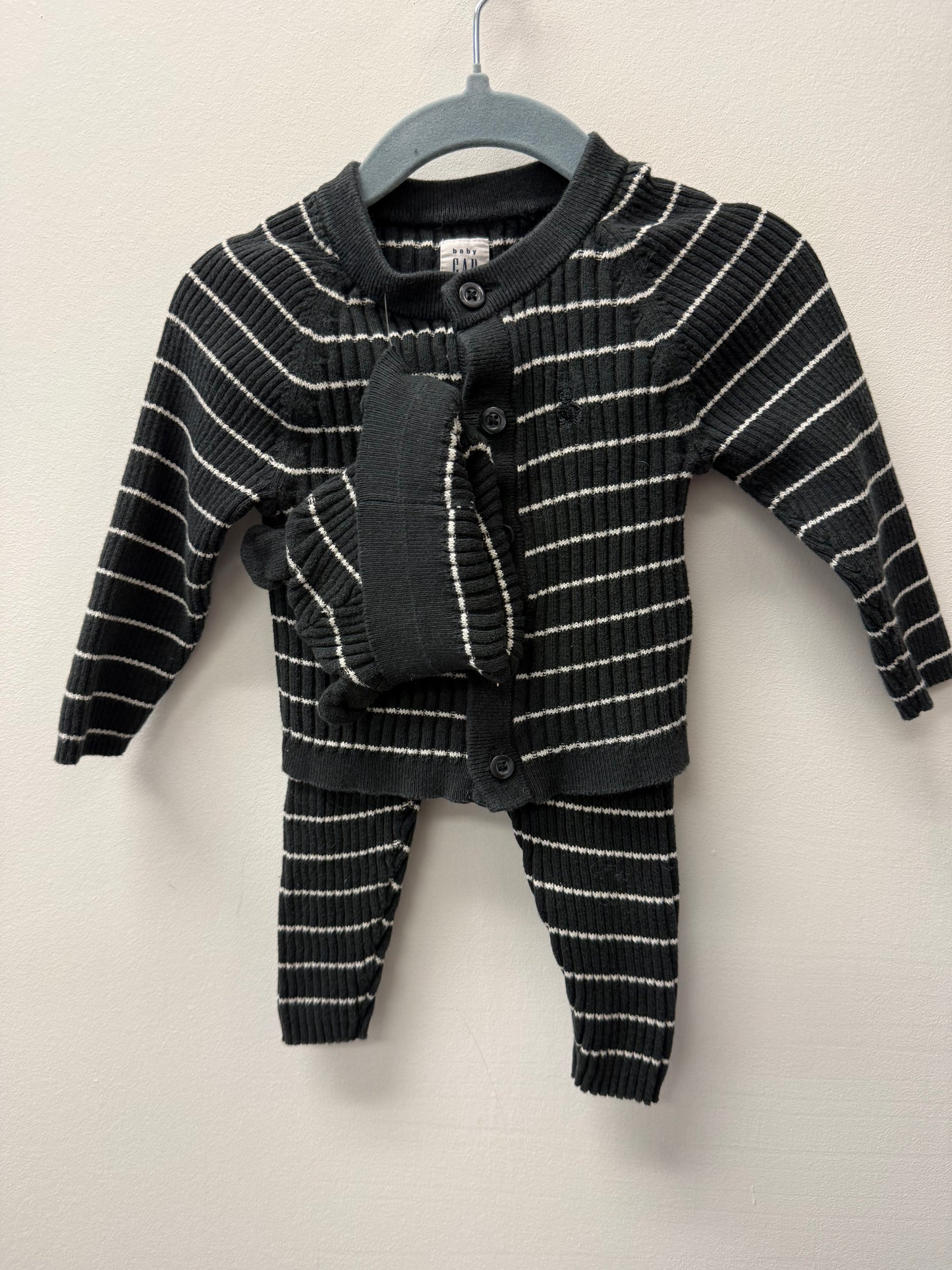 BABY GAP KNITTED 3 PIECE SET SIZE 6-12M