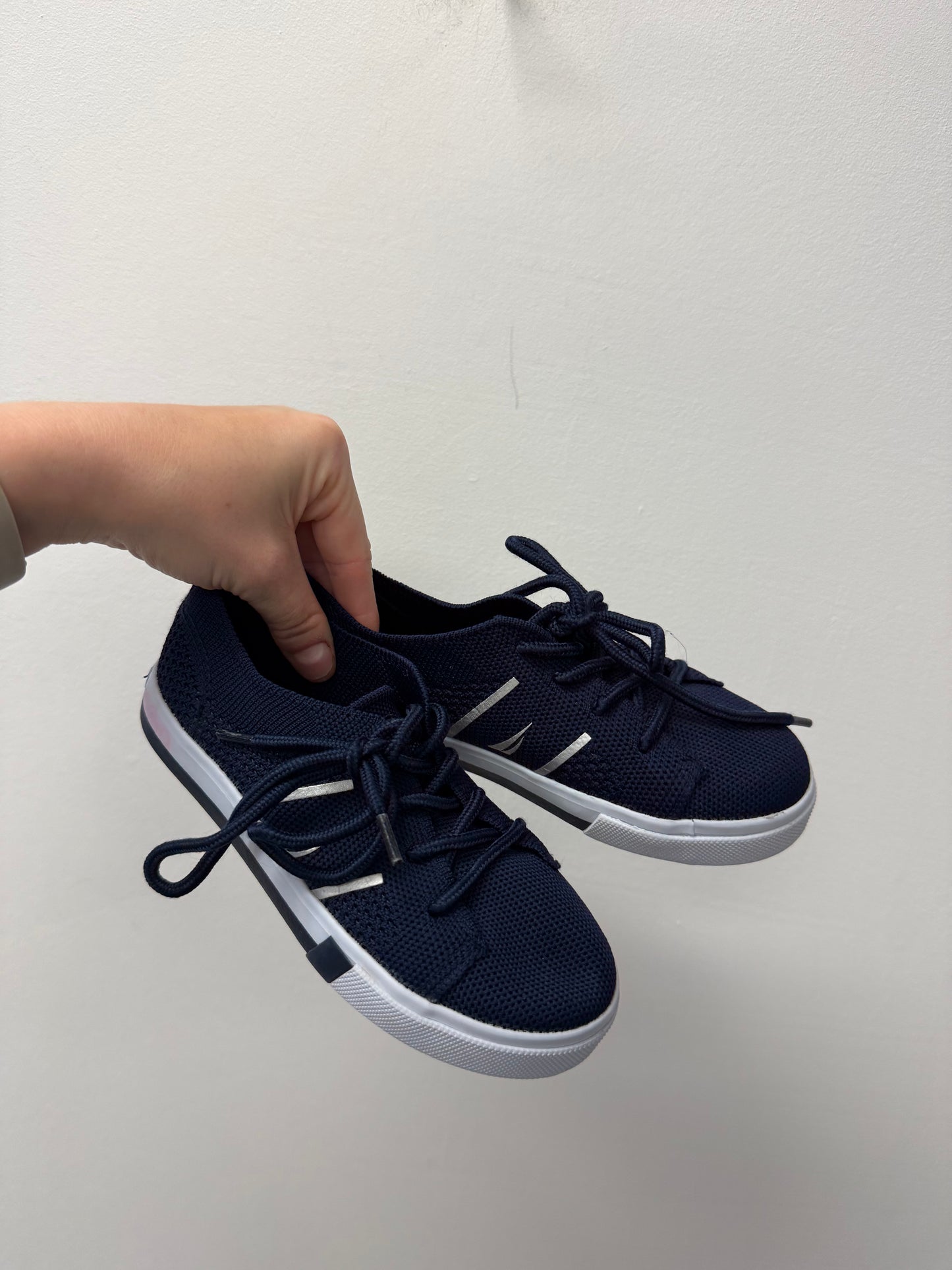 NEW NAUTICA SHOES SIZE 10