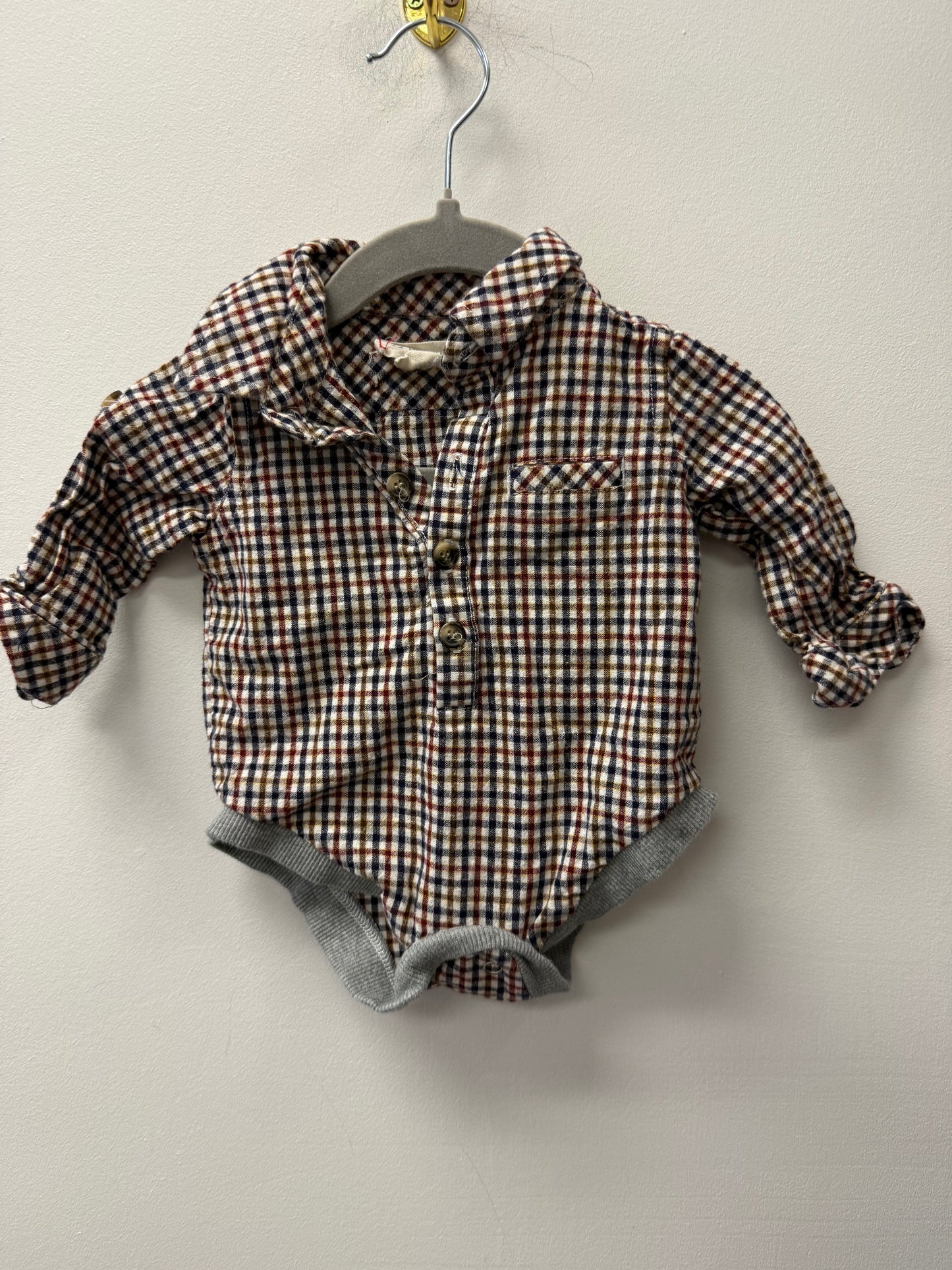 ME & HENRY PLAID ONESIE SIZE 0-3M