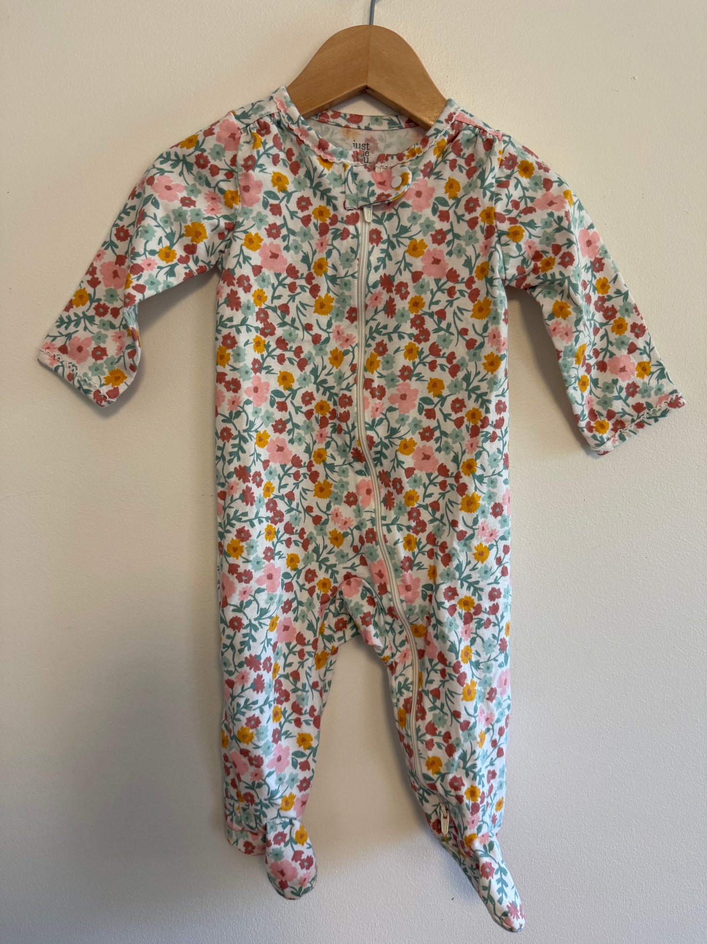 CARTERS FLORAL SLEEPER SIZE 9M