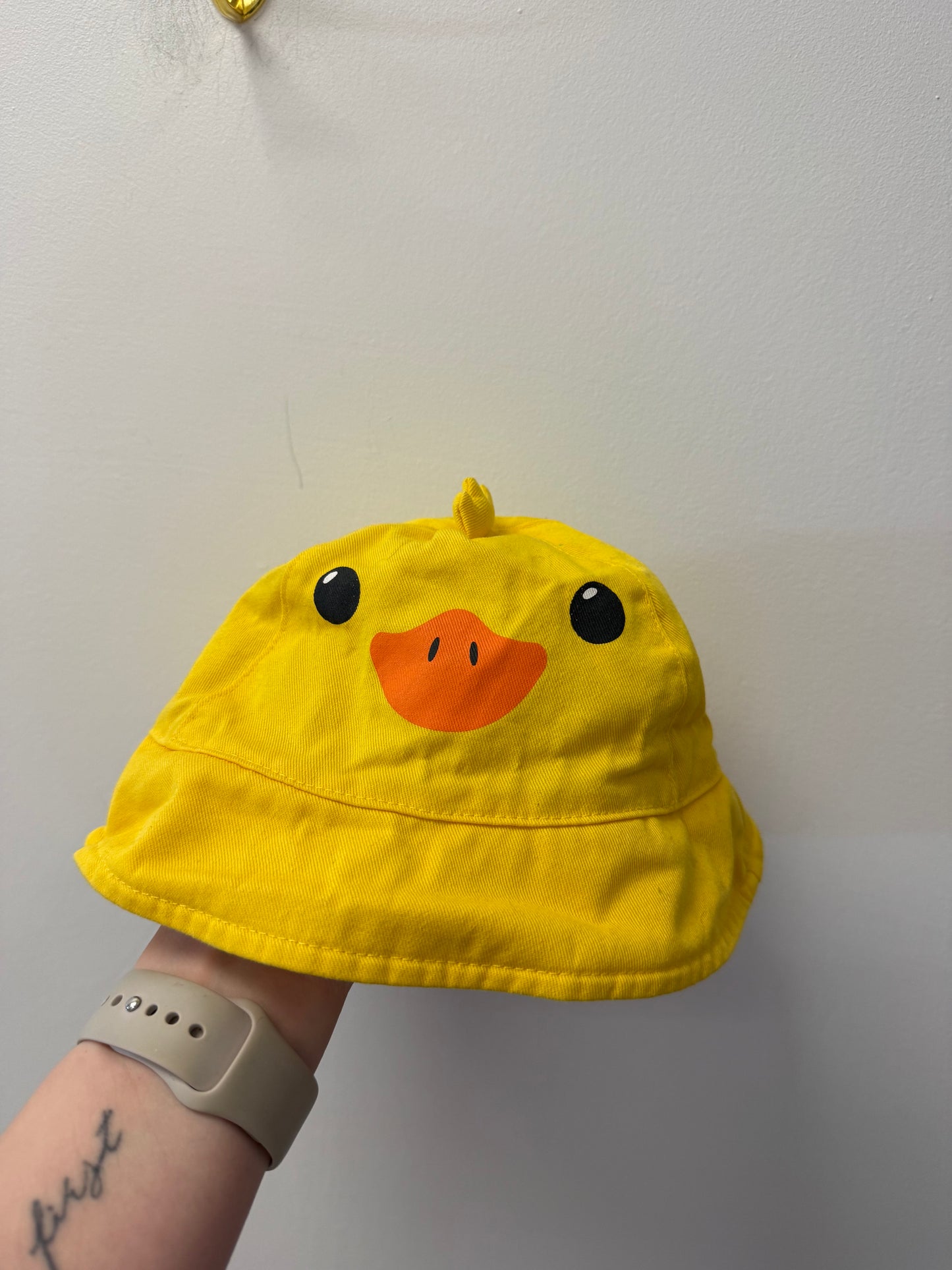 DUCK HAT SIZE 2-3T