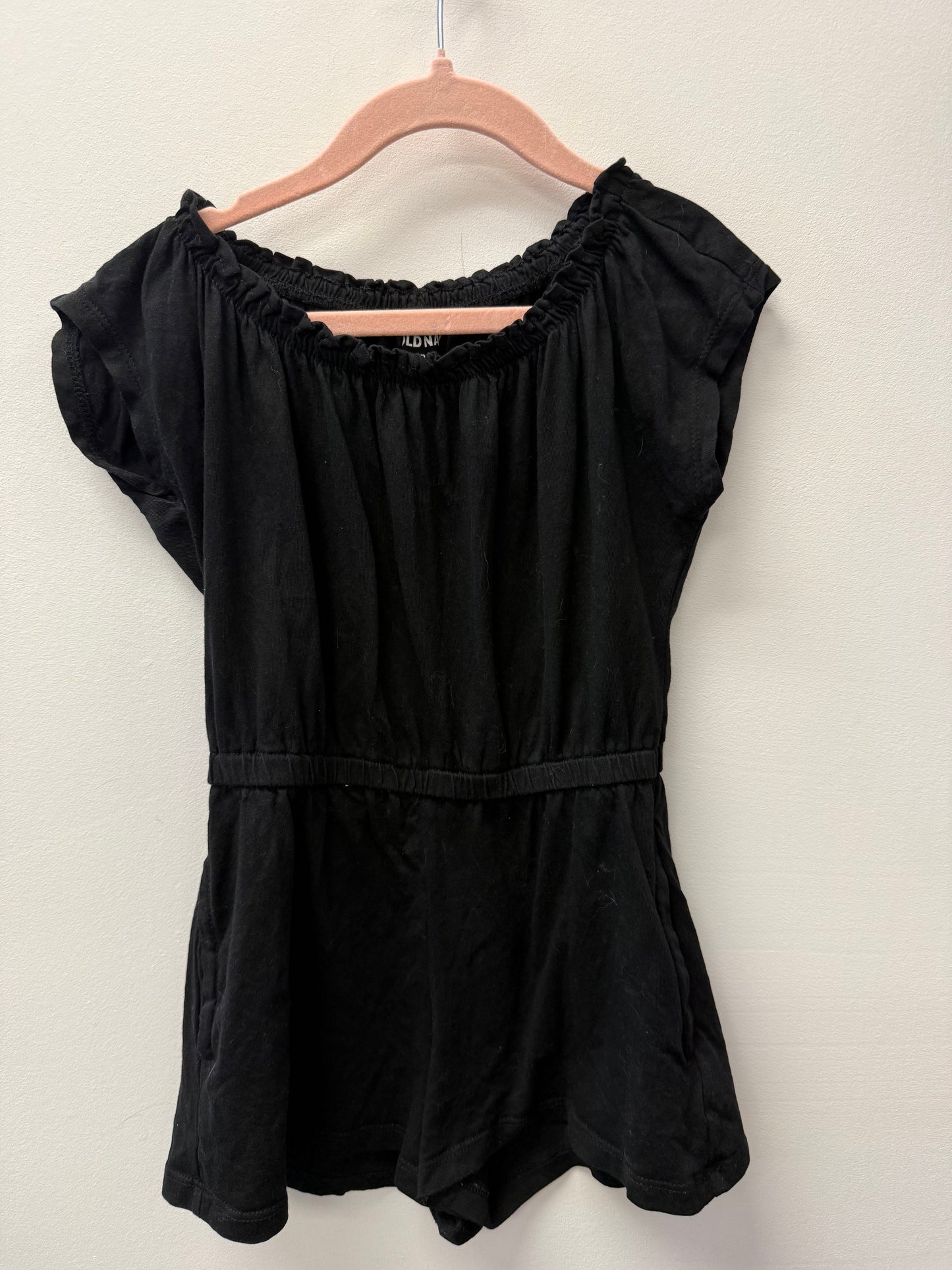 OLD NAVY BLACK ROMPER SIZE 6-7