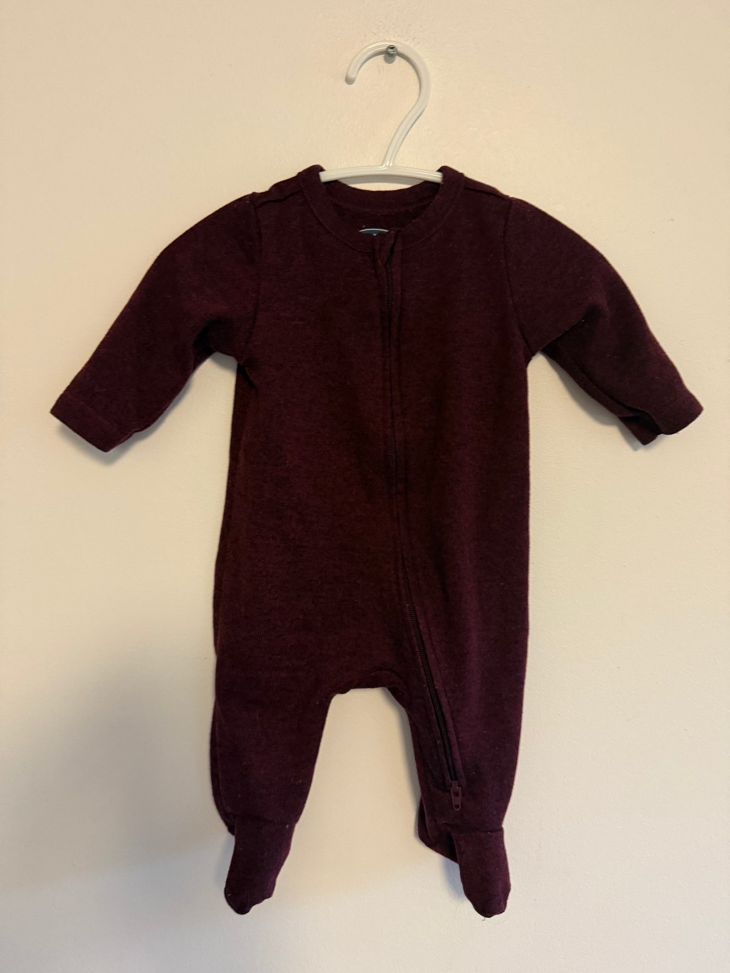 OLD NAVY BURGUNDY SLEEPER SIZE 0-3M