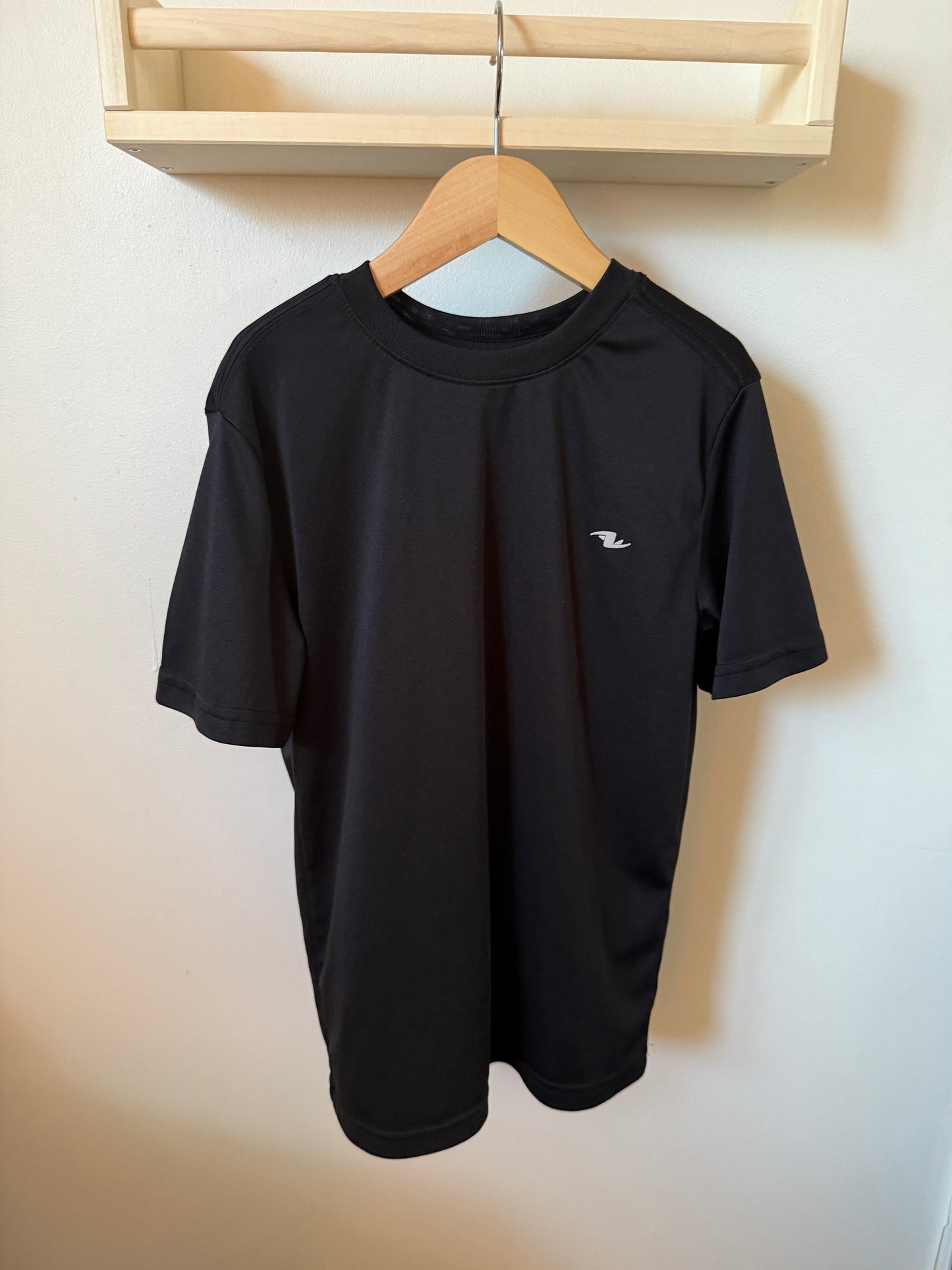 ATHLETIC WORKS BLACK SHIRT SIZE 7-8