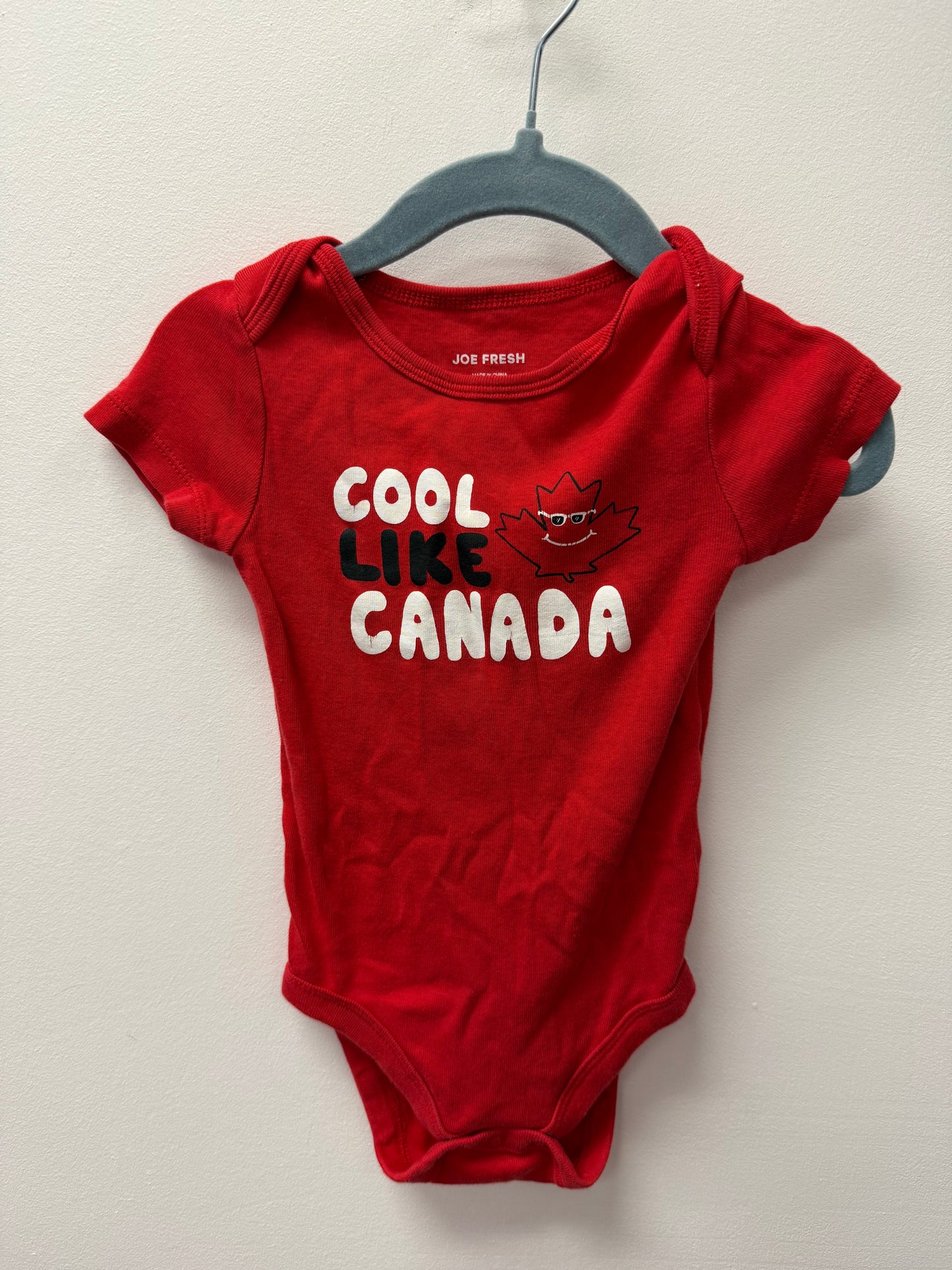 JOE FRESH COOL LIKE CANADA ONESIE SIZE 6-12M
