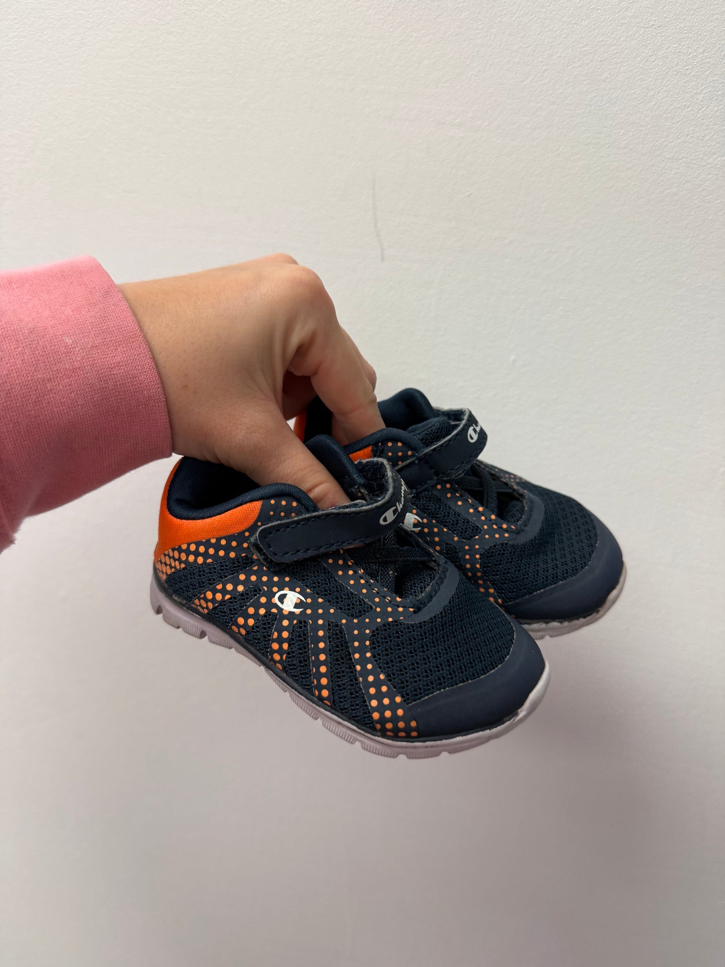 CHAMPION RUNNING SHOES SIZE 4