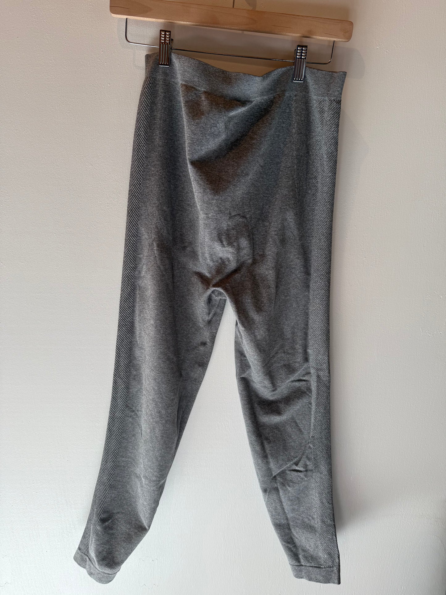 GREY MATERNITY LEGGINGS (NO BRAND TAG) SIZE LARGE