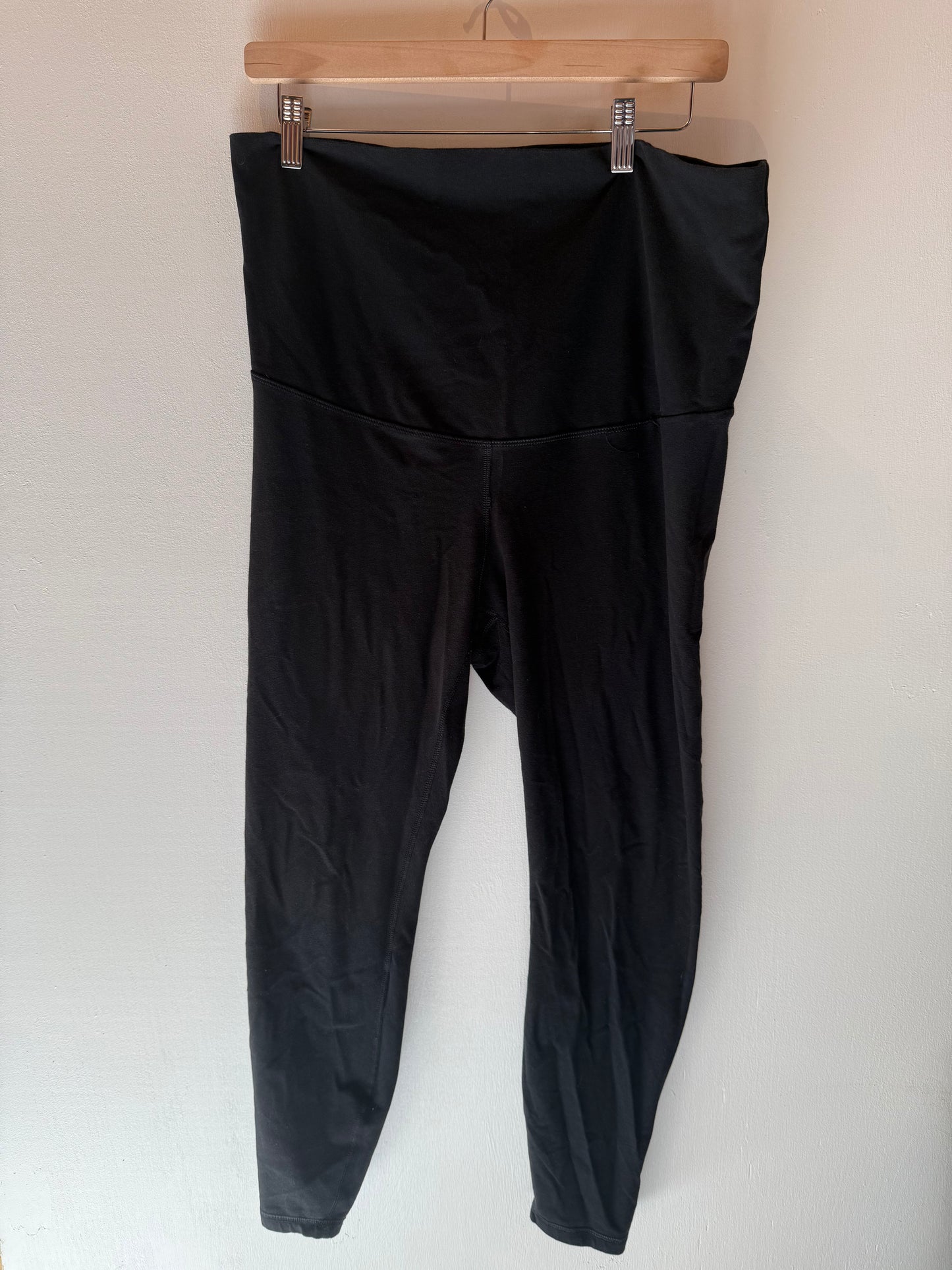 OLD NAVY MATERNITY LEGGINGS SIZE LARGE