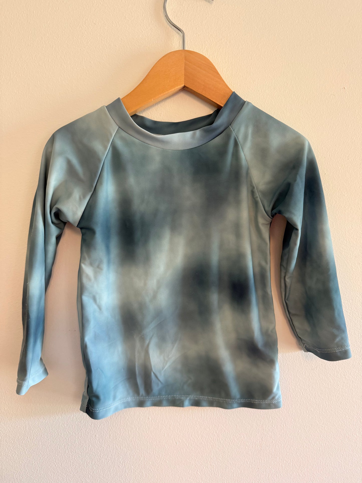 CURRENT TYED RASH GAURD SIZE 2-3T