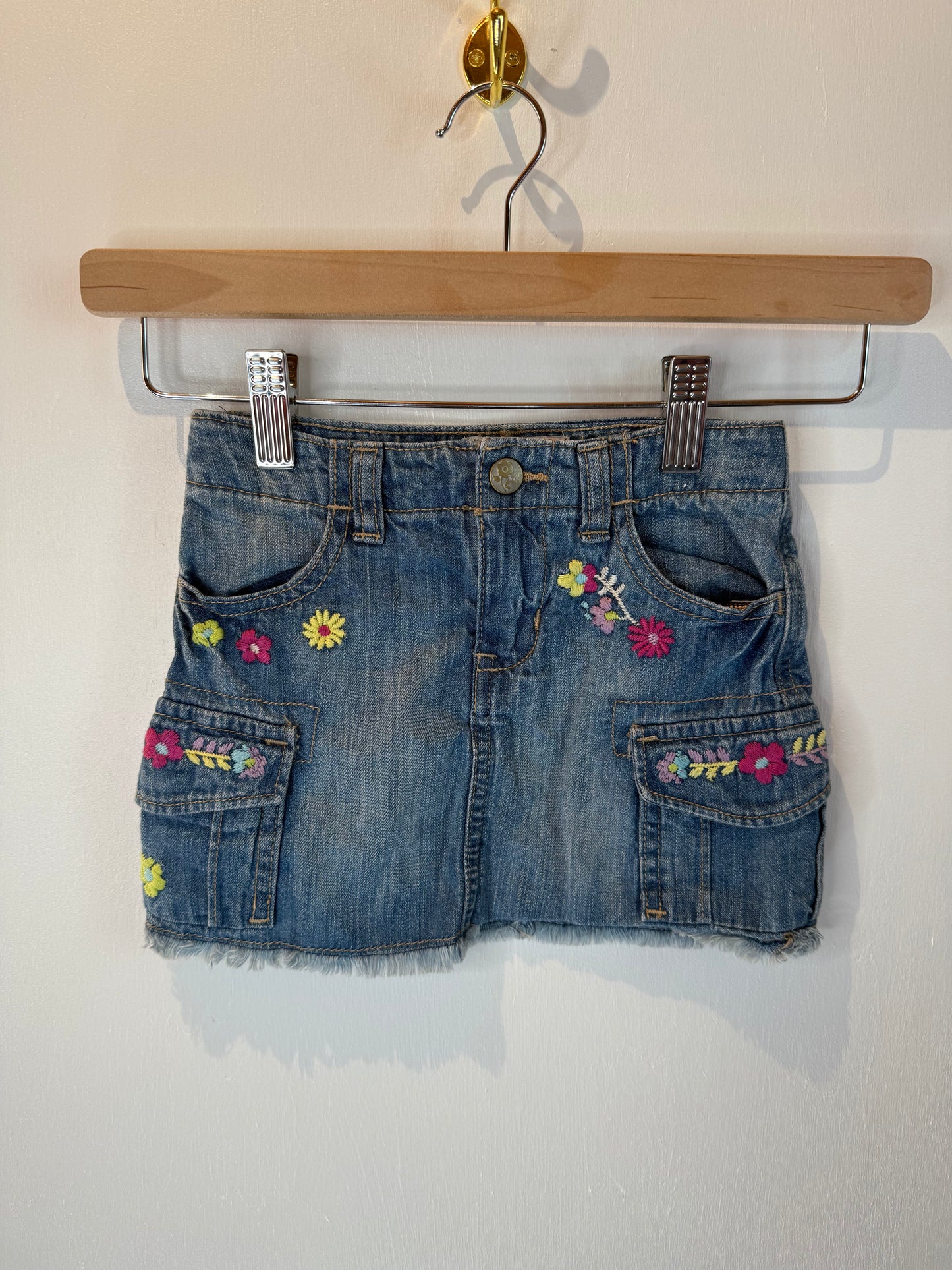 OLD NAVY FLORAL DENIM SKIRT SIZE 3