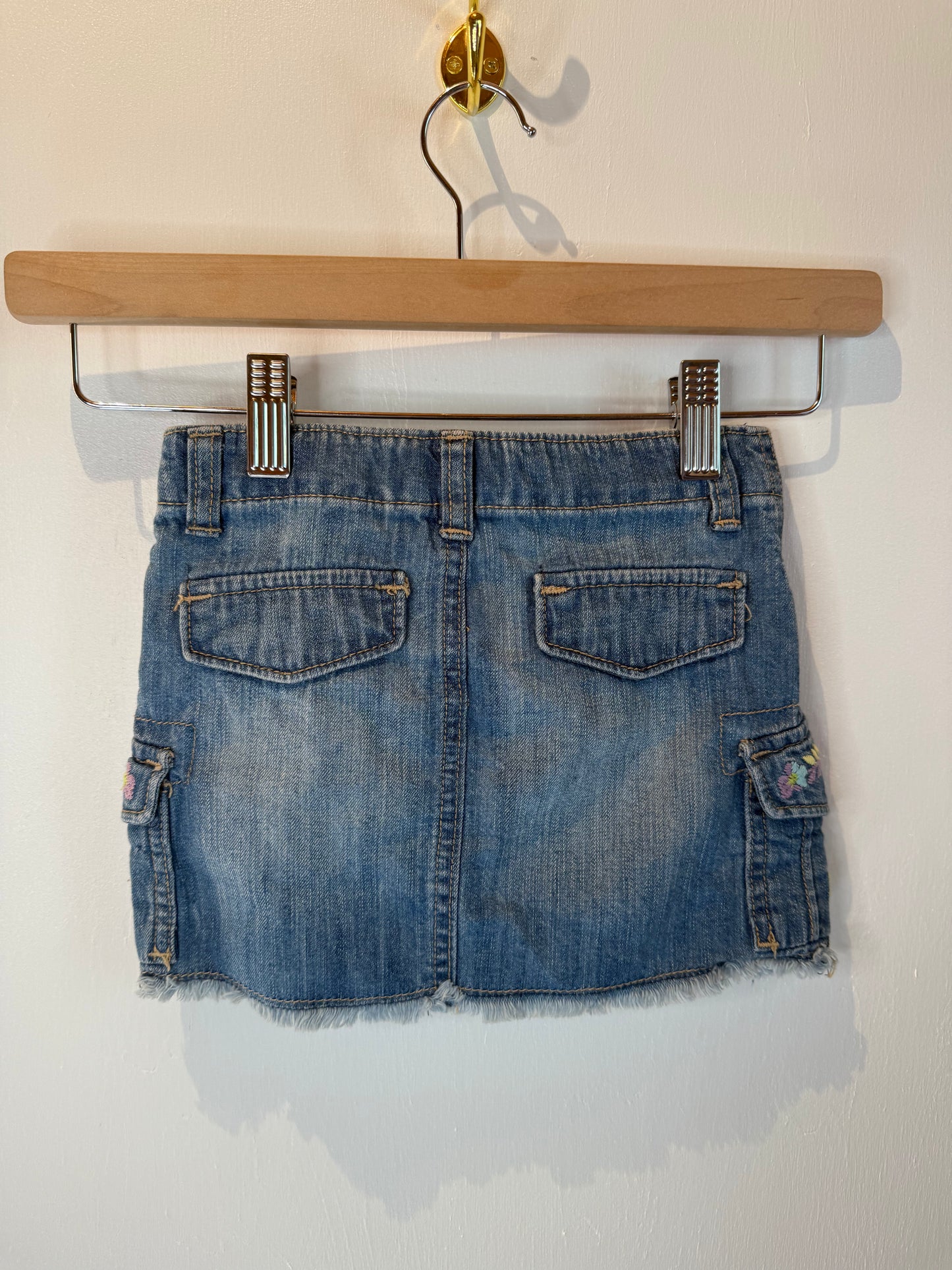 OLD NAVY FLORAL DENIM SKIRT SIZE 3