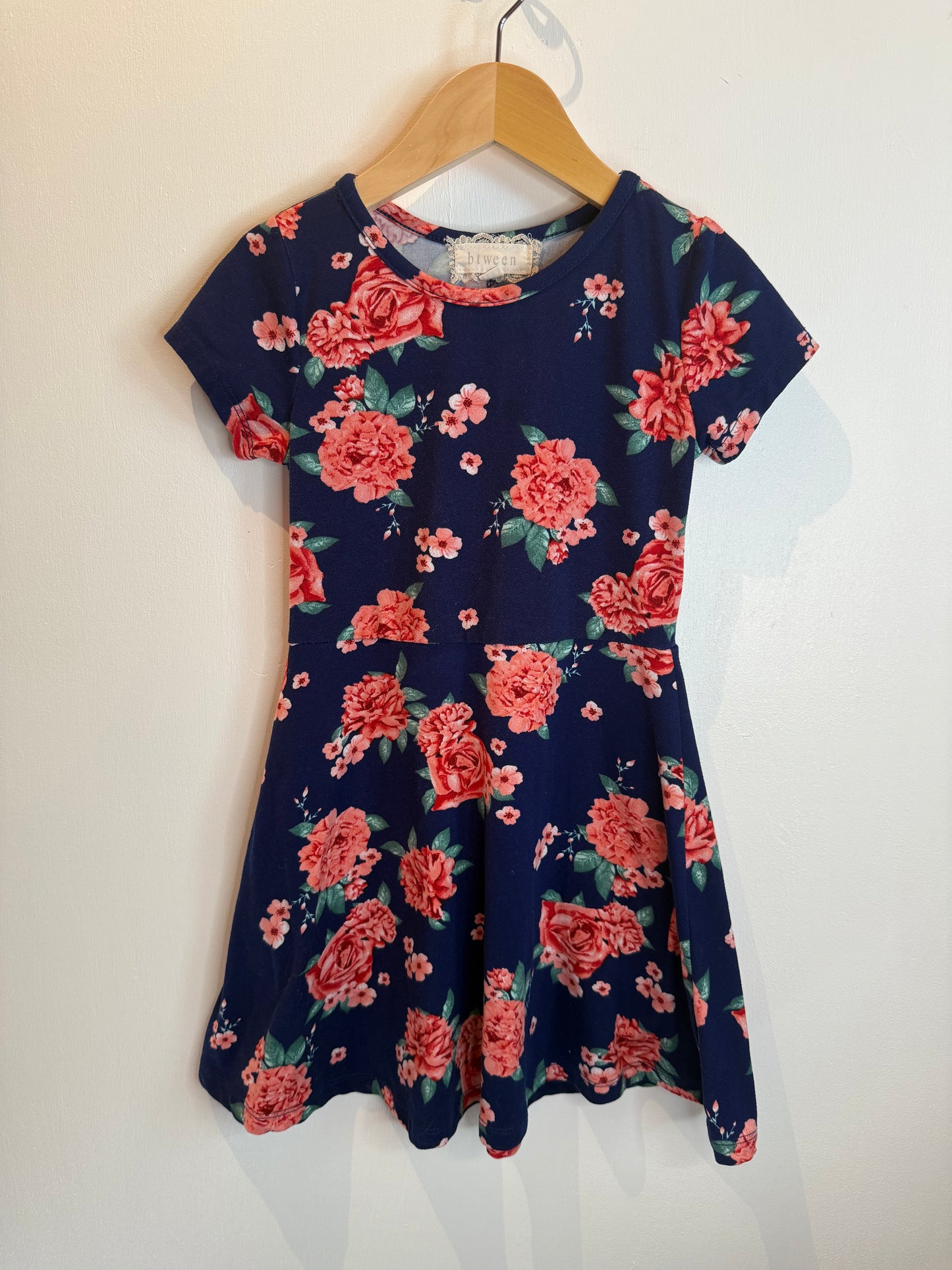 BTWEEN BLUE FLORAL DRESS SIZE 5