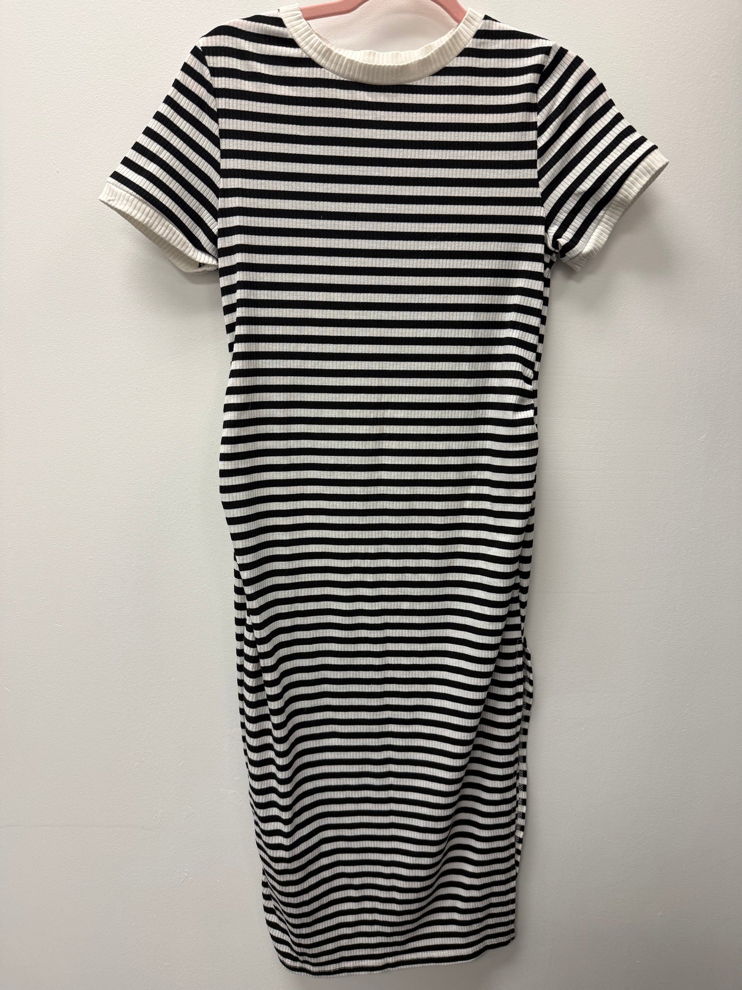 MATERNITY BODYCON DRESS SIZE MEDIUM