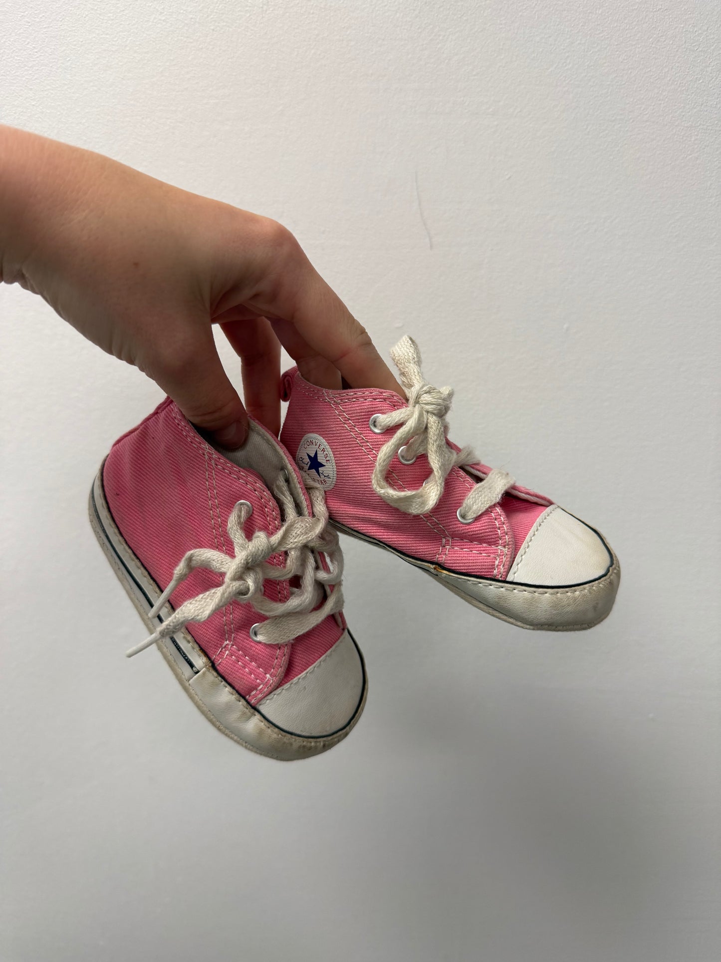 PINK CONVERSE SIZE 4