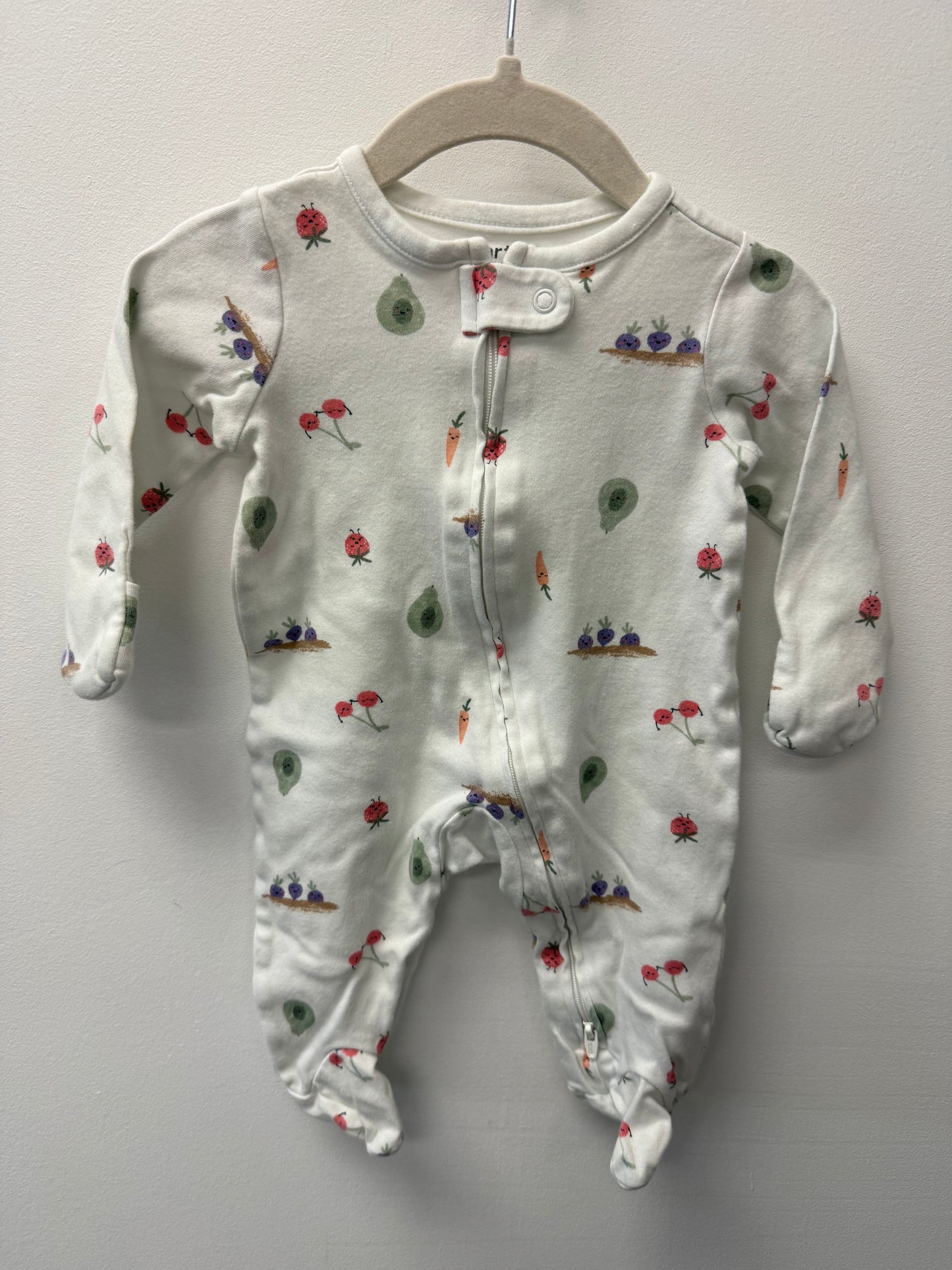 CARTERS VEGGIE SLEEPER SIZE 0-3M