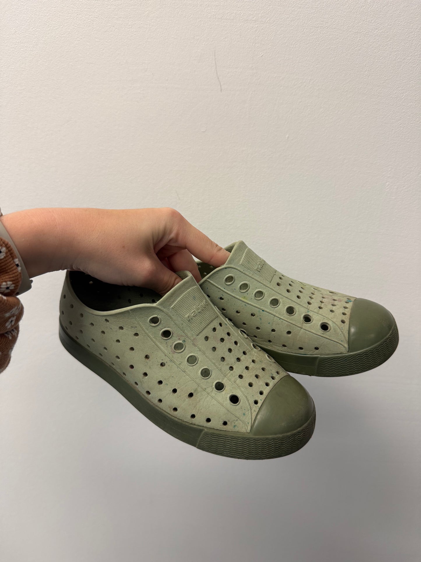 NATIVE SANDALS SIZE 13
