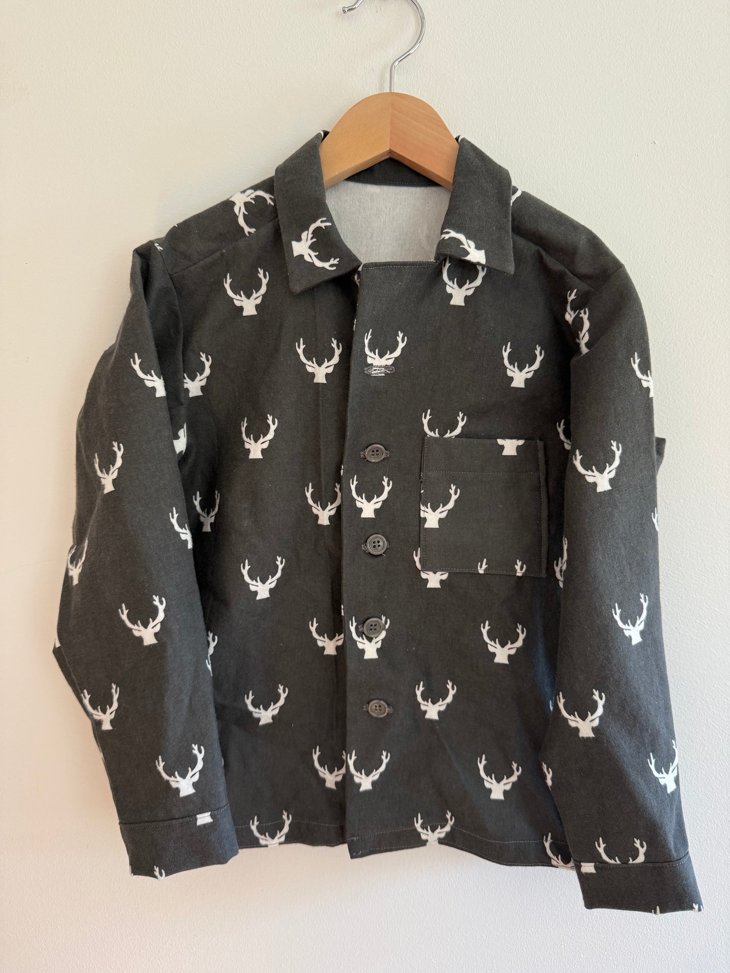 HANDMADE ANTLER BUTTON UP SIZE 5-6