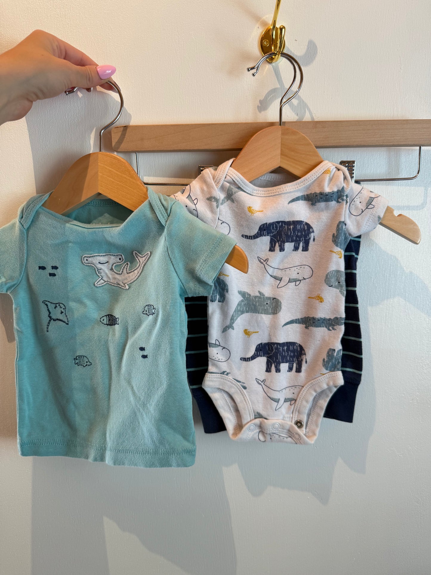 CARTERS BLUE SHARK OUTFIT 0-3M