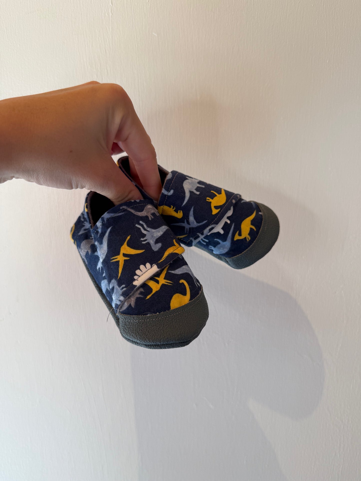 CGMONSTERS SLIPPERS 6-12M