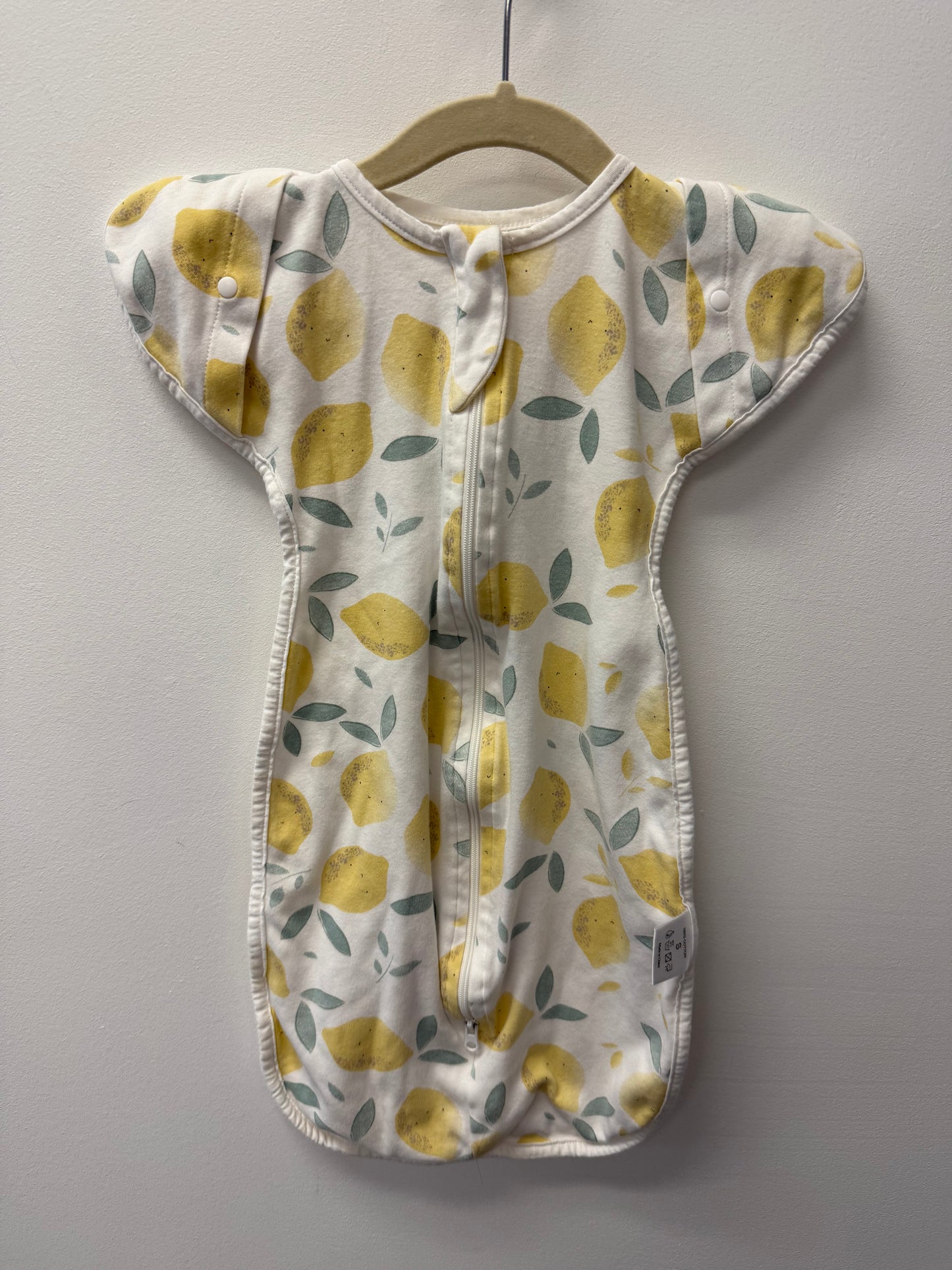 100% COTTON LEMON SWADDLE SIZE SMALL