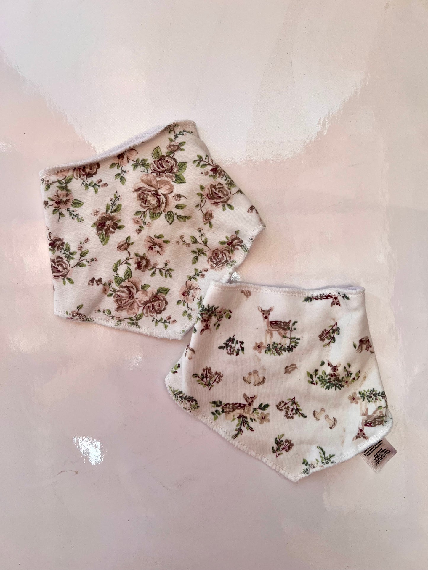 2 PACK BANDANAS (ROSES AND DEAR)