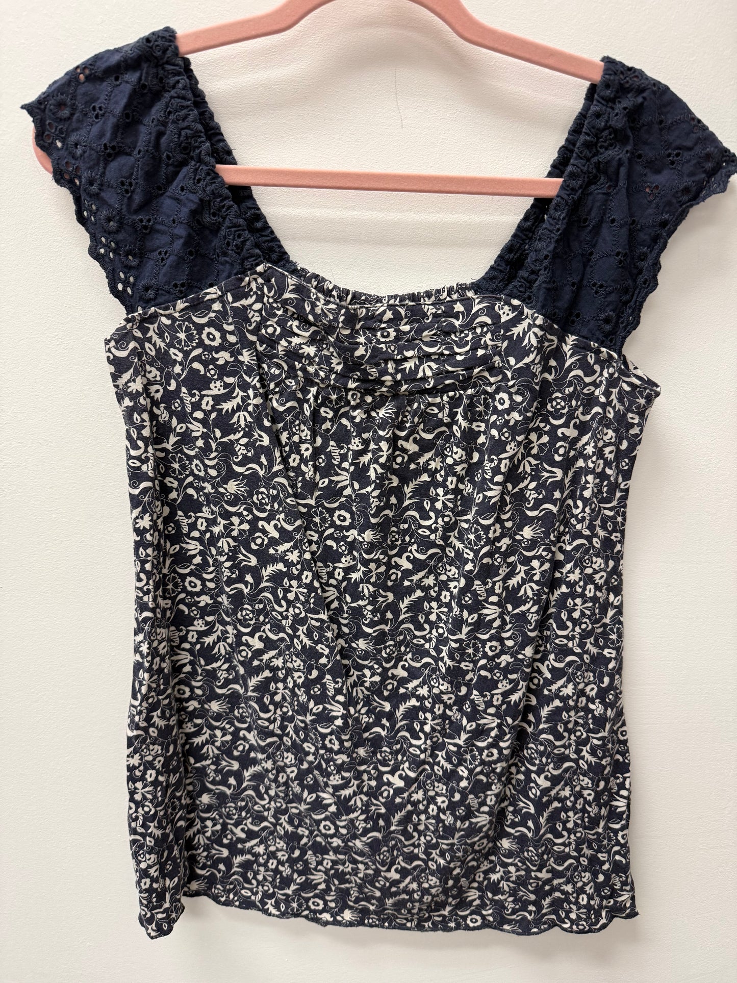 THYME MATERNITY BLUE SHIRT SIZE MEDIUM