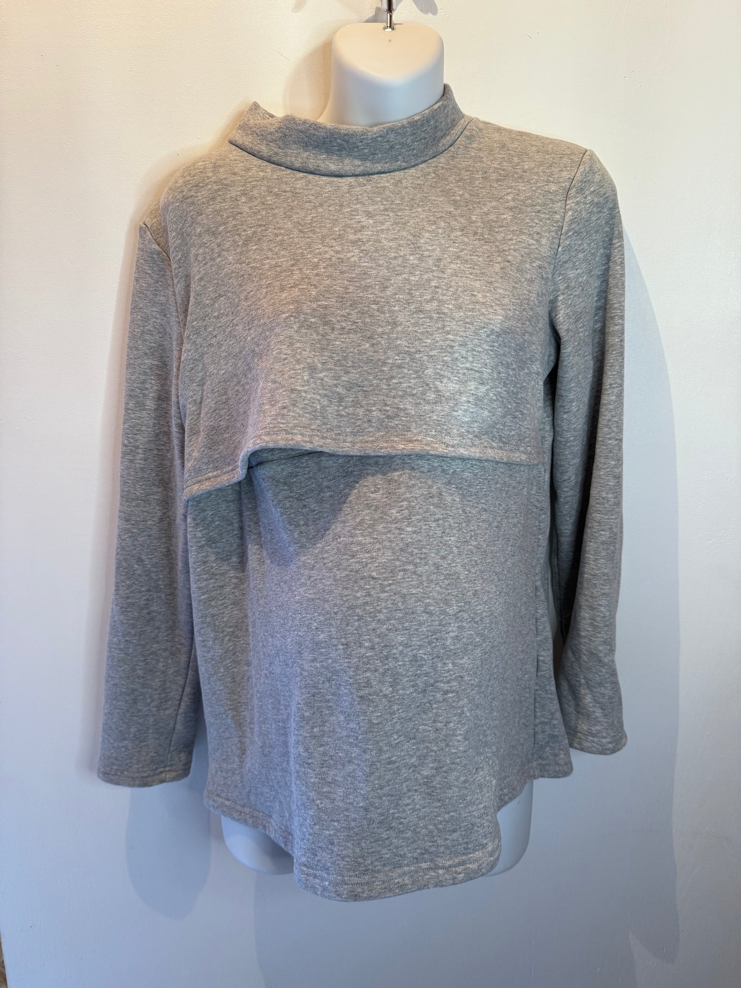 Smallshow grey nursing sweater size medium