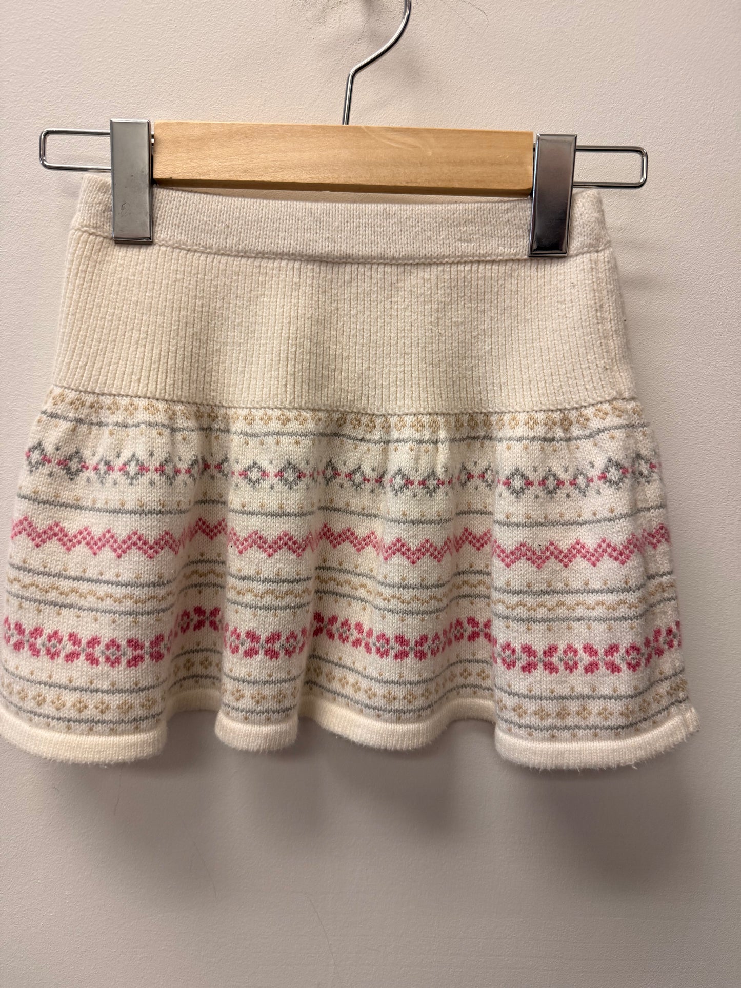 KNITTED SKIRT SIZE 5