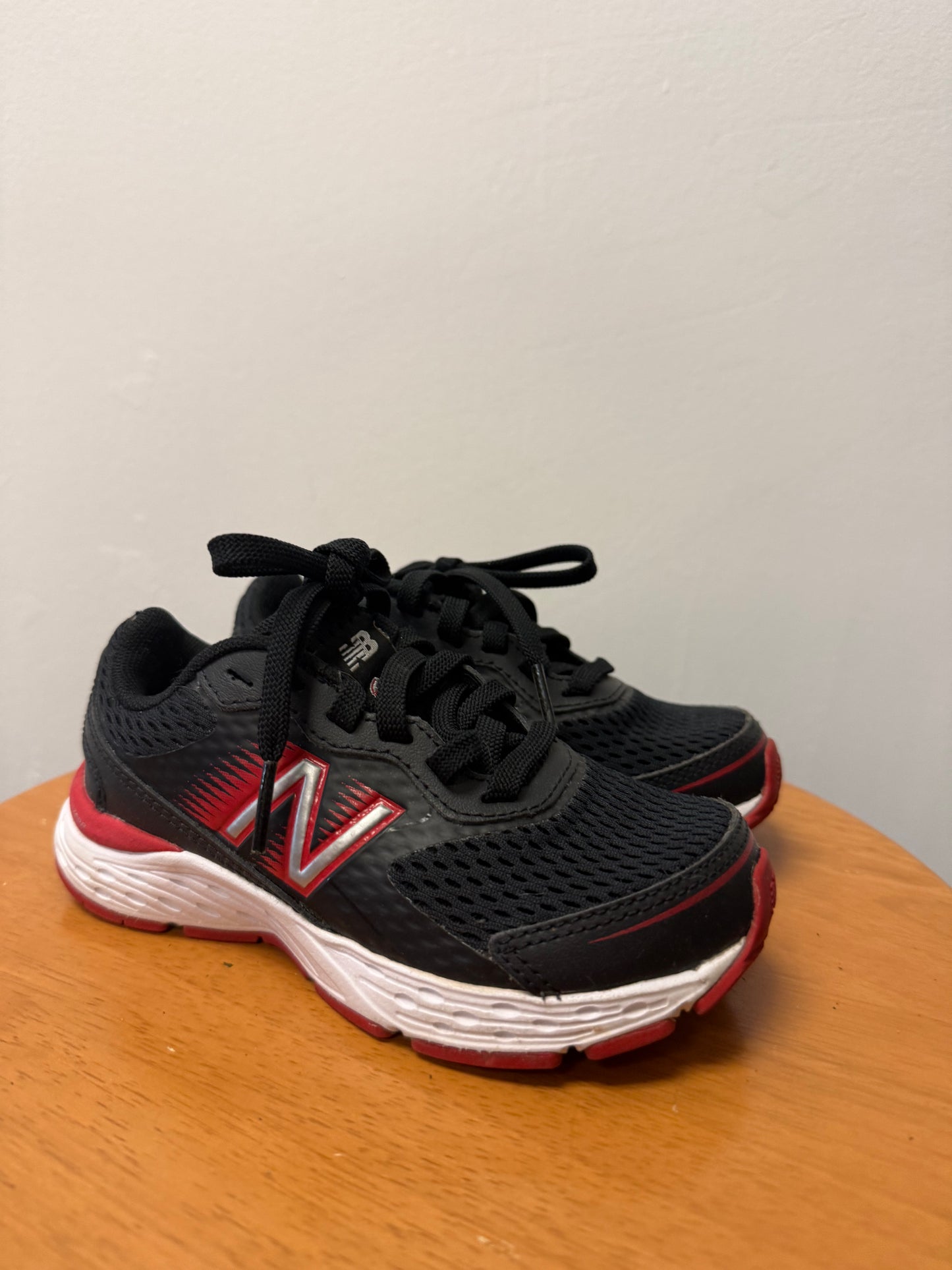 NEW BALANCE RUNNERS SIZE 10.5