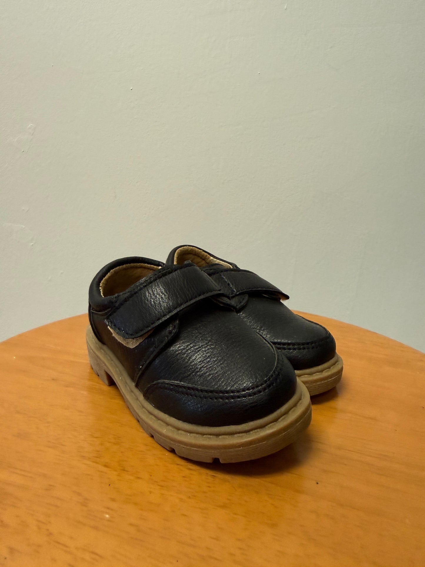 TWINKIE DRESS SHOES SIZE 4