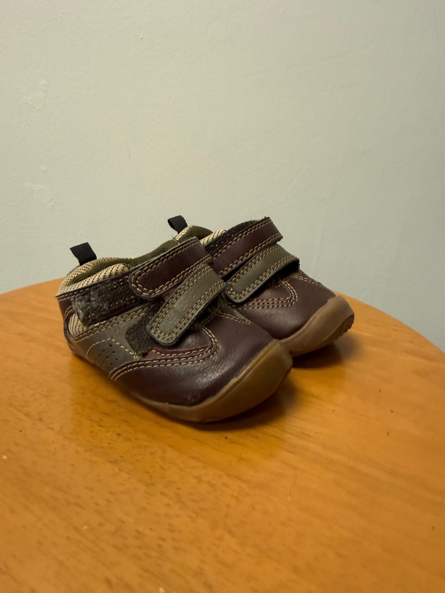 BUM BABIES SHOES SIZE 3