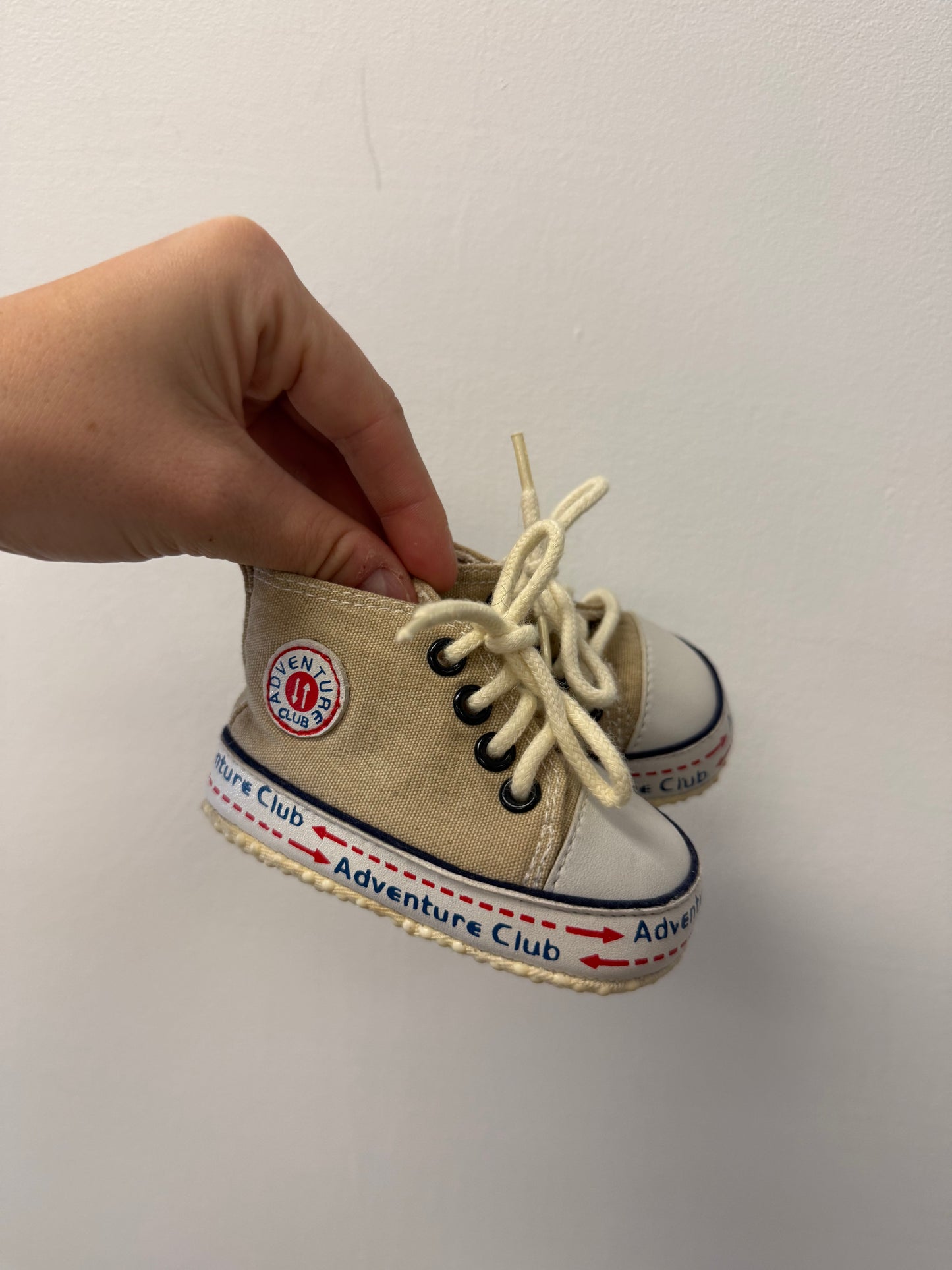 ADVENTURE CLUB SHOES SIZE 3-6M